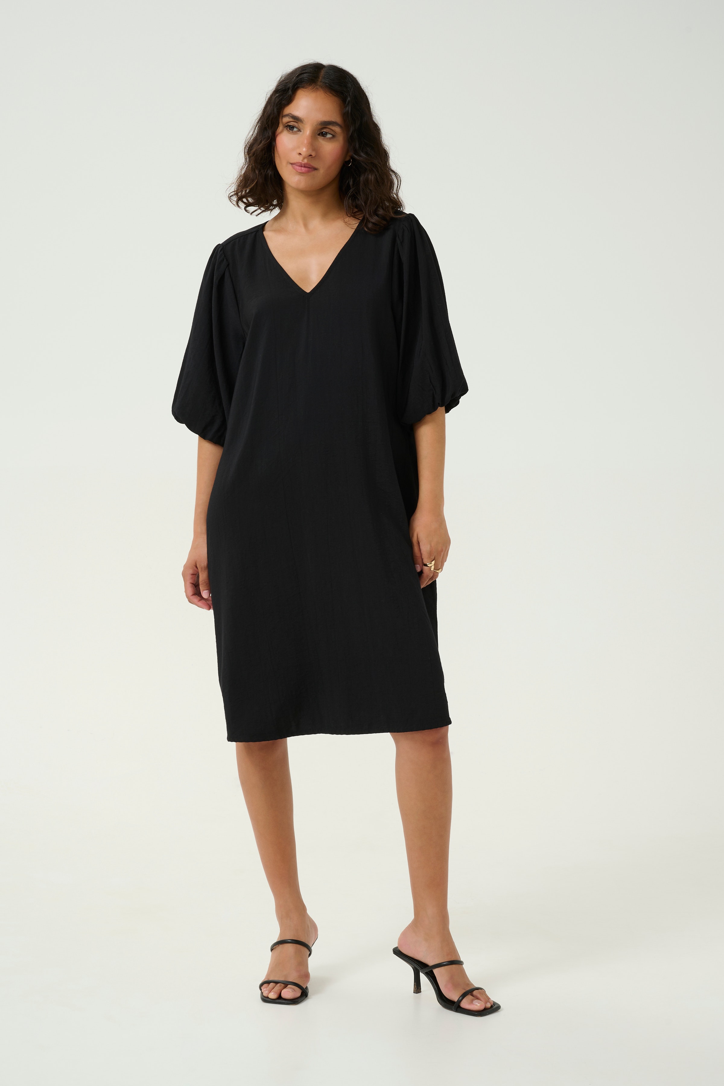 KAgabby Kjole LOOKBOOK FRONT 10509764-100121
