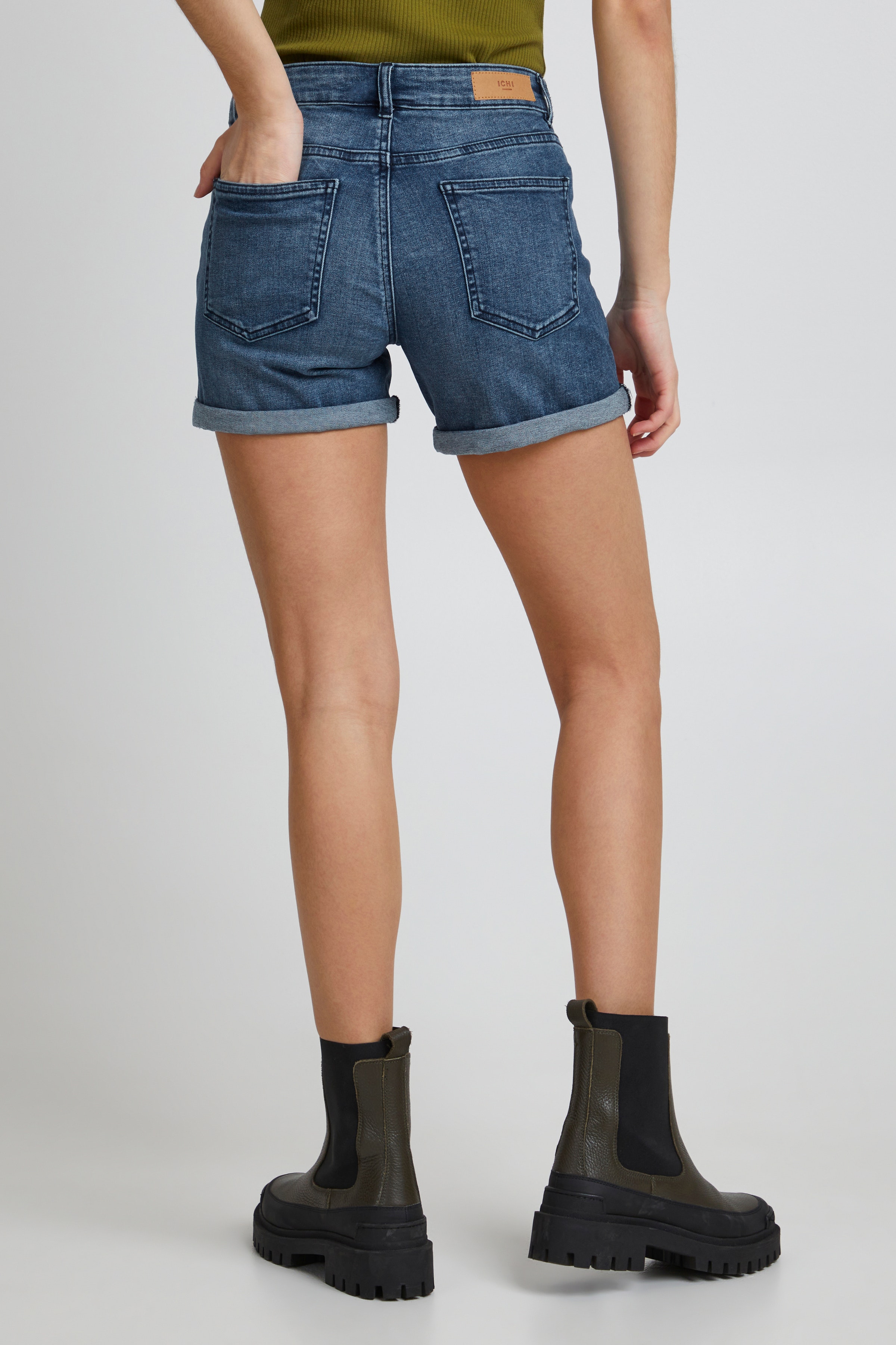 IHTWIGGY Shorts LOOKBOOK BACK 20111412-19037