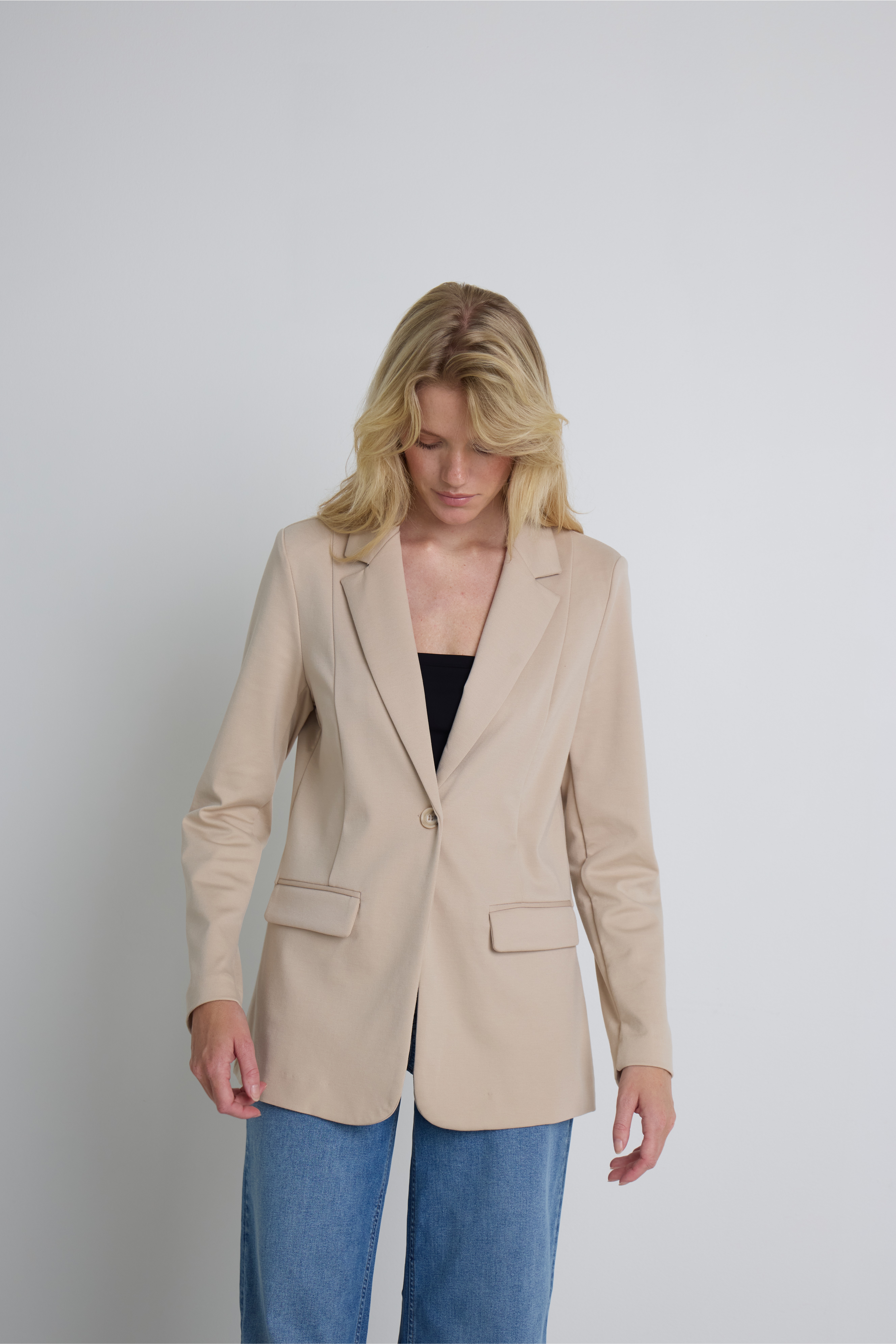 IHKATE LONG Blazer LOCATION NONE 20121368-151308