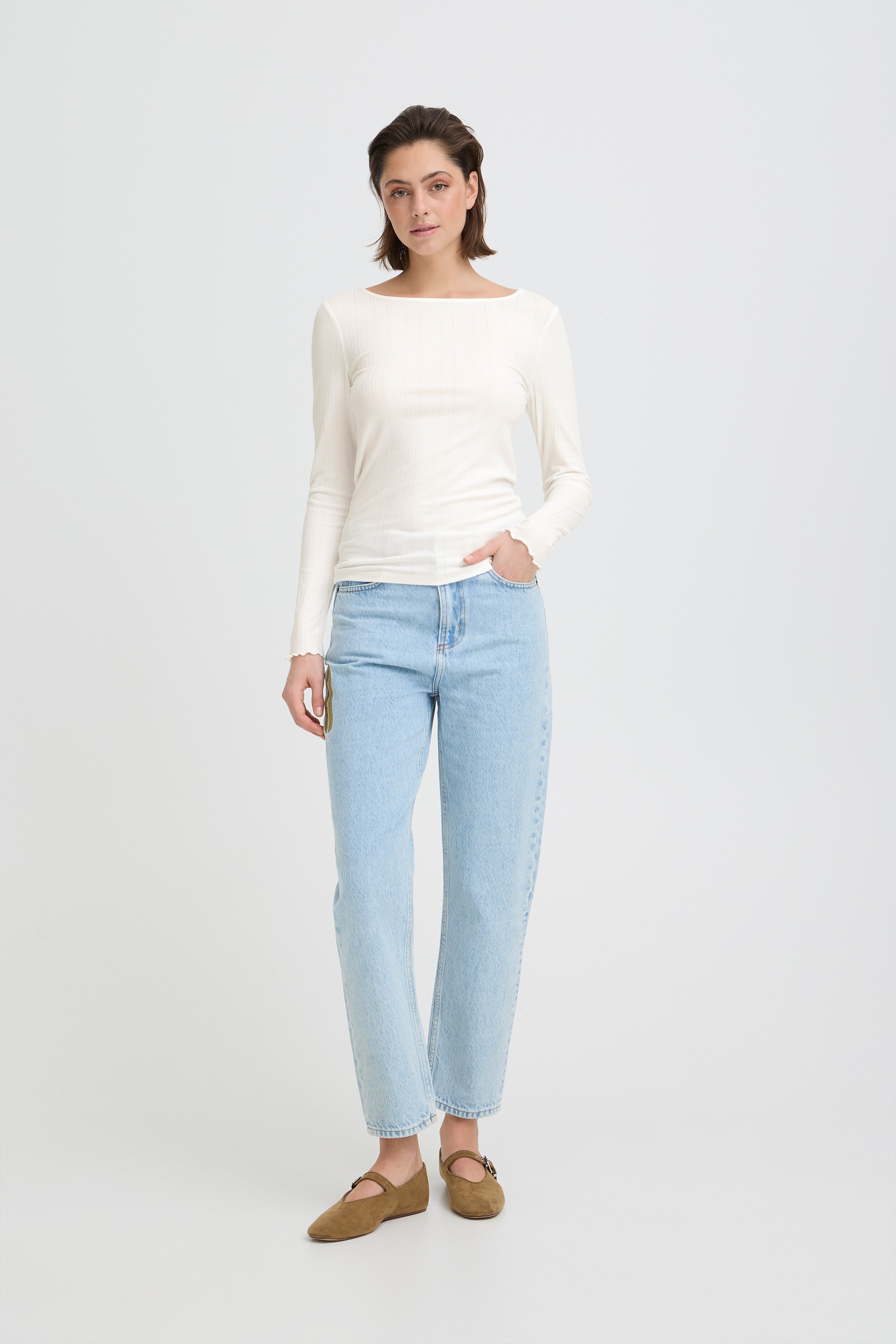 IHCELLA T-shirt LOOKBOOK FRONT 20122819-114201