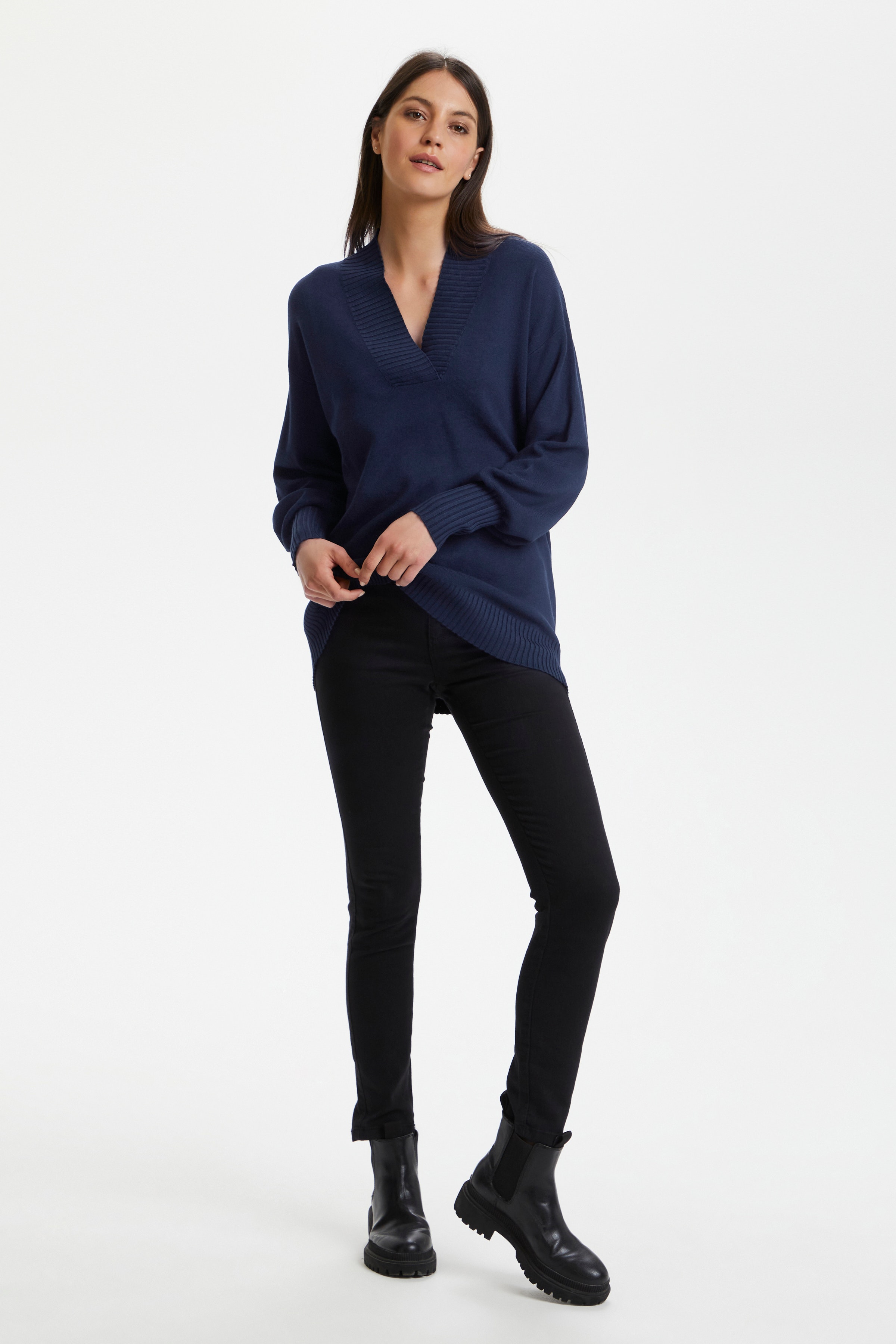 KAkiana Pullover LOOKBOOK FRONT 10506141-194020