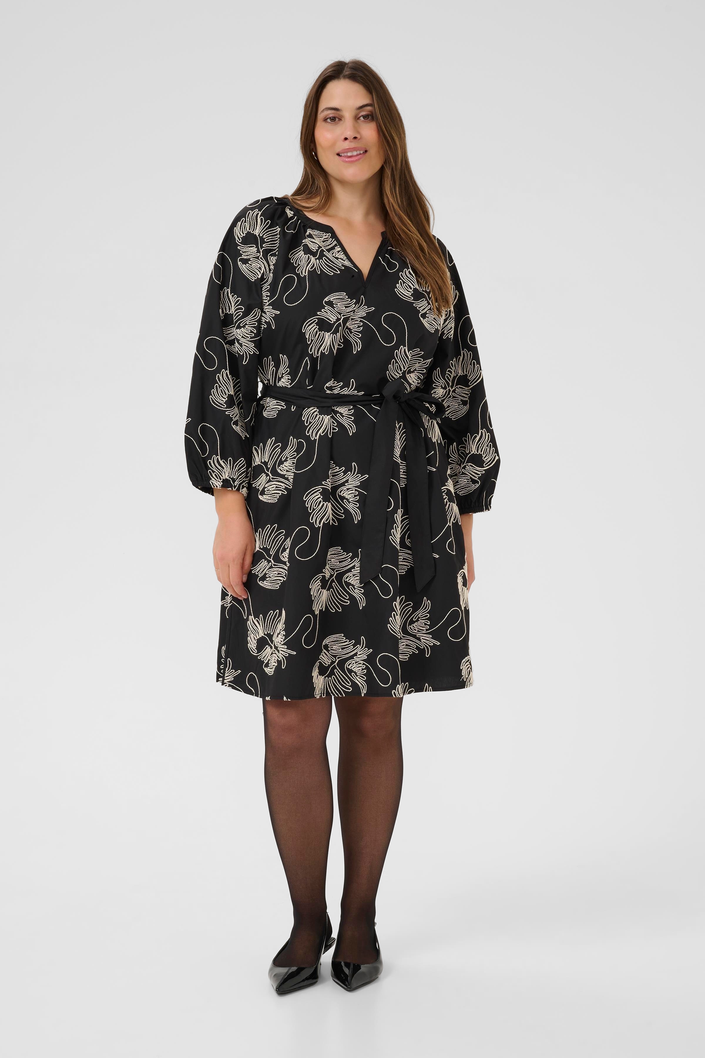 KCkimmie Kleid LOOKBOOK FRONT 10583899-108831