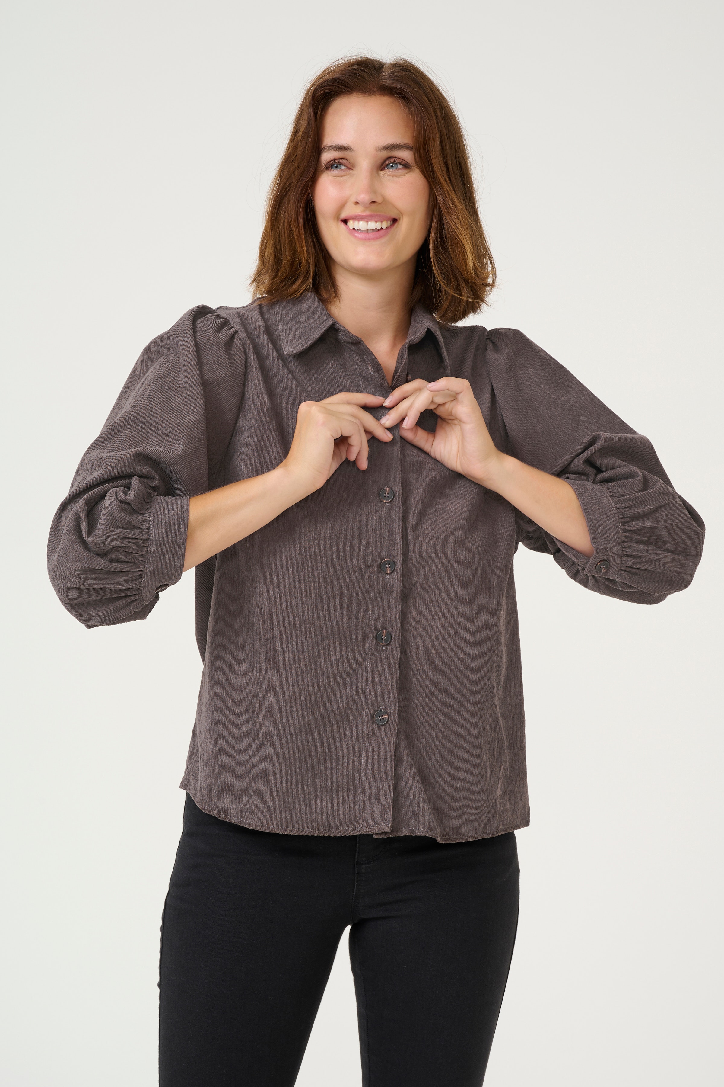 KAvera Skjorte LOOKBOOK FRONT 10508370-106615