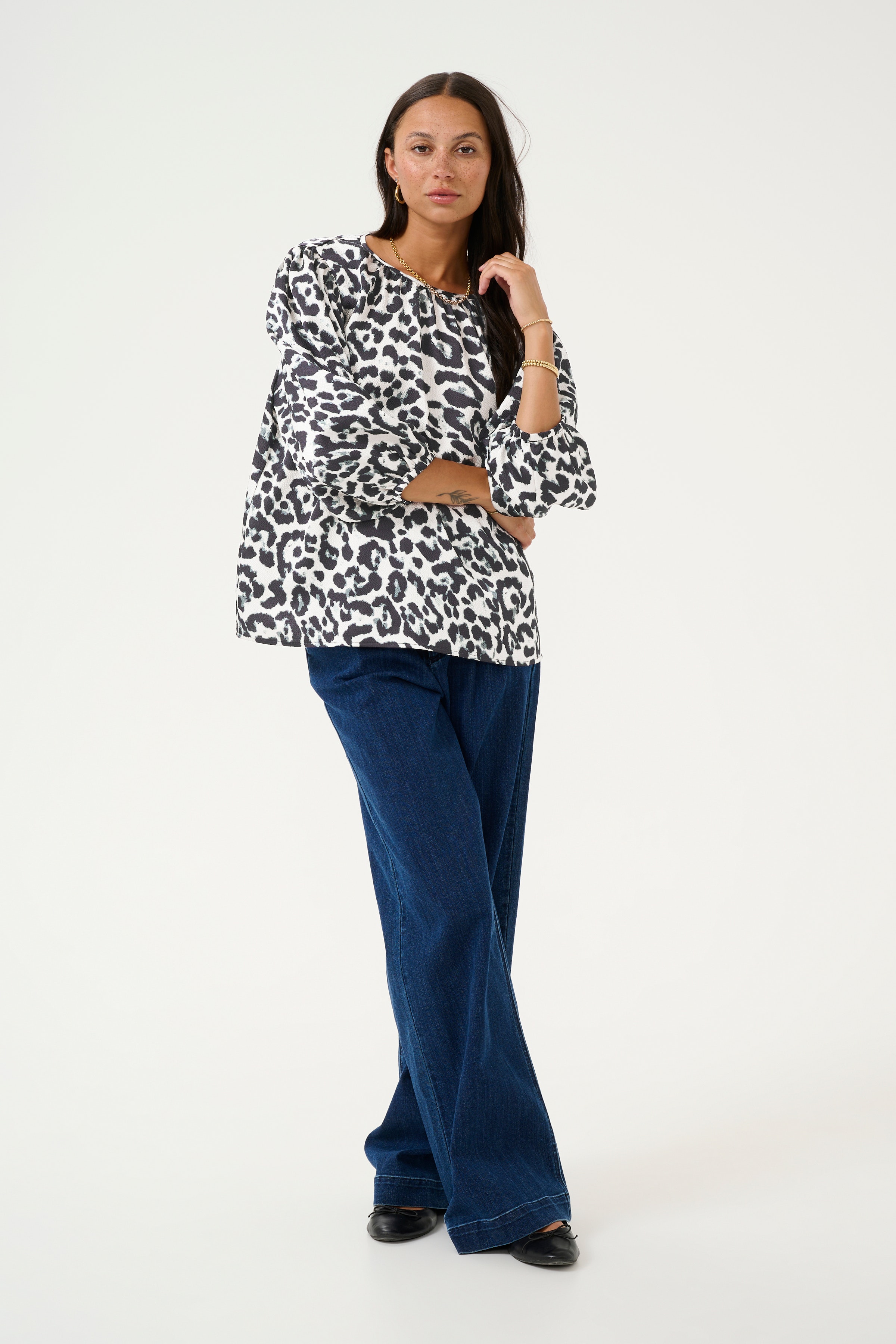 KAroxy Bluse LOOKBOOK FRONT 10509428-106816