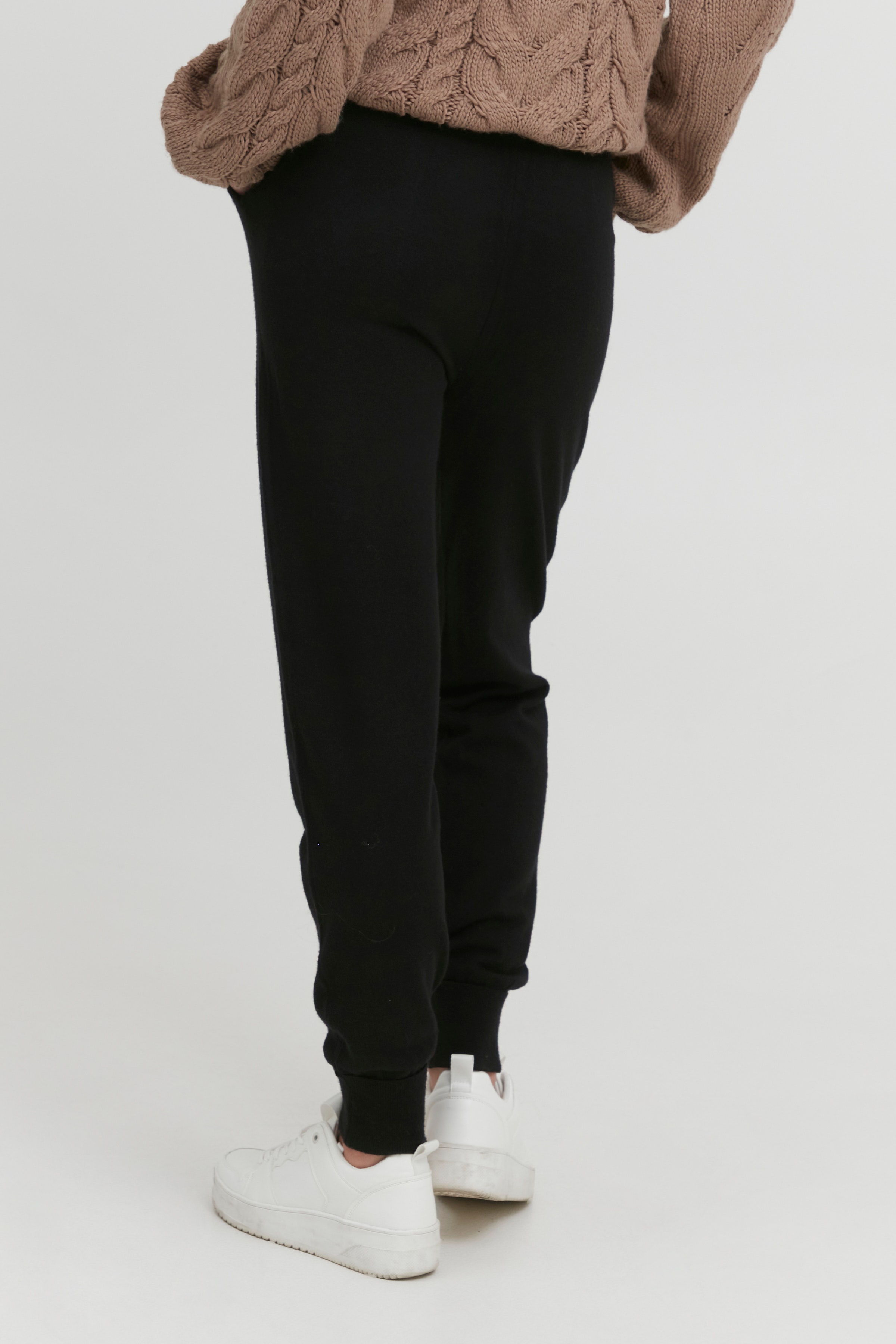IHKAVA Bukser LOOKBOOK BACK 20115035-194008