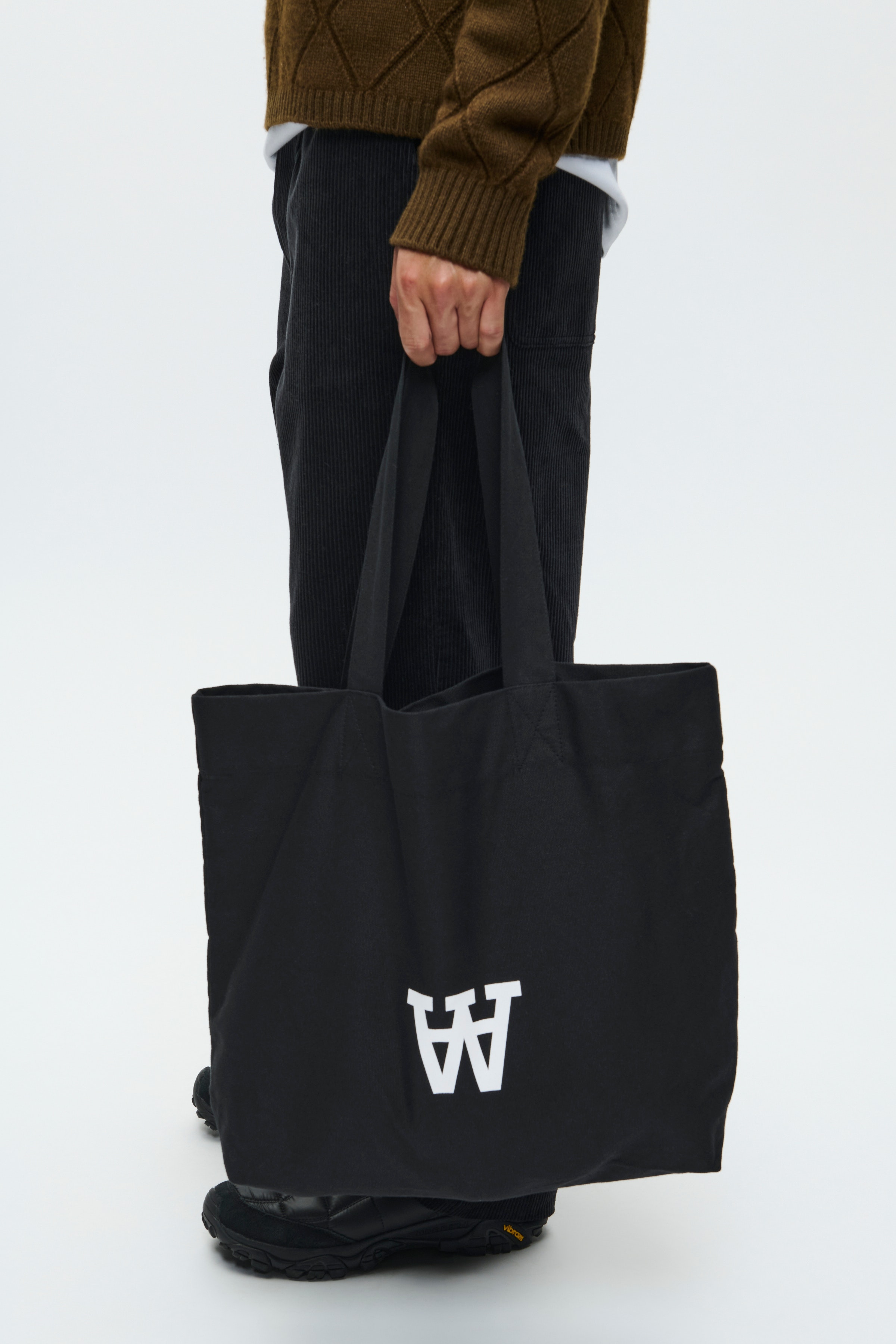 WWConner Bag LOOKBOOK DETAIL 30251819-303700