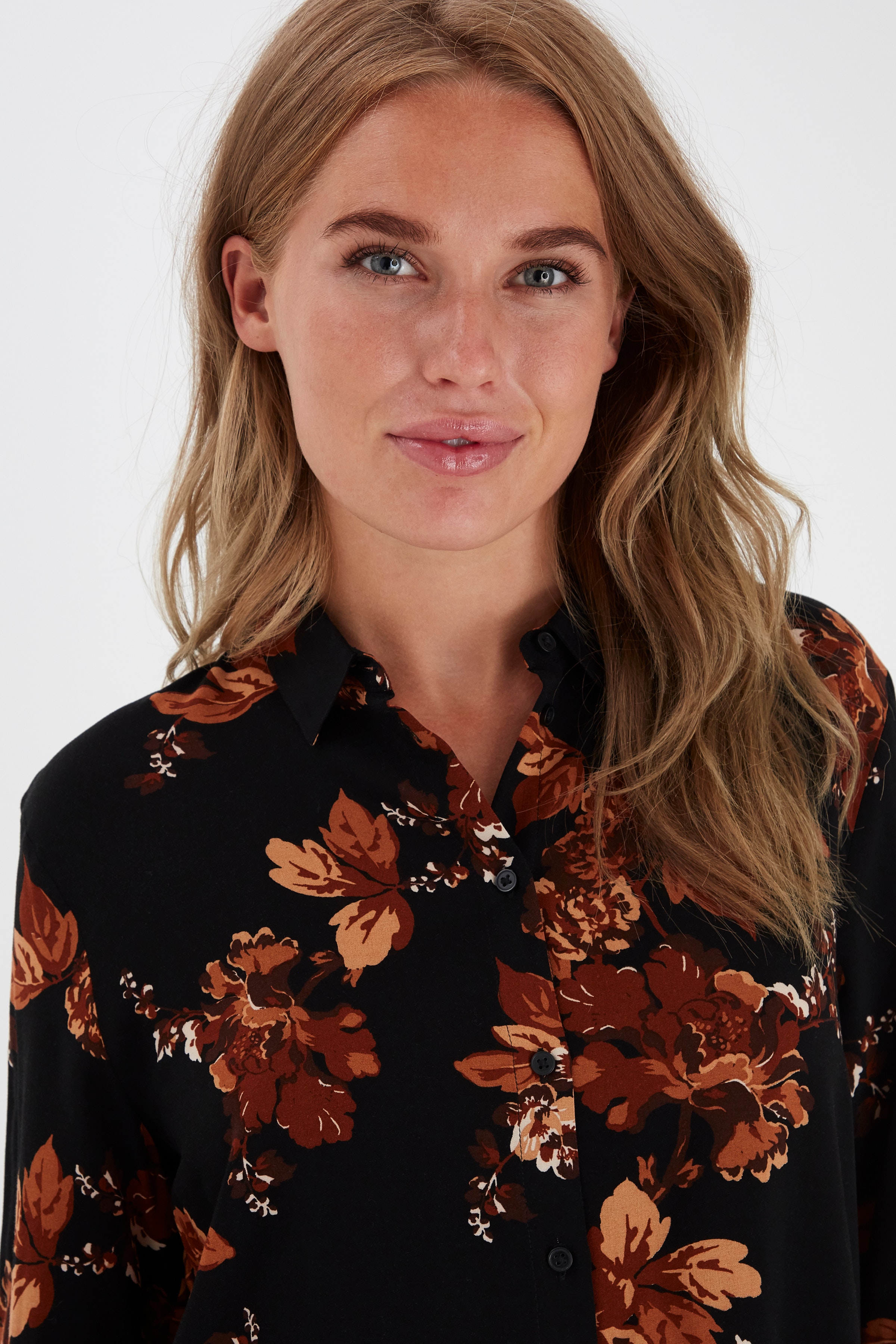 Long sleeved shirt LOOKBOOK DETAIL 20808901-200494