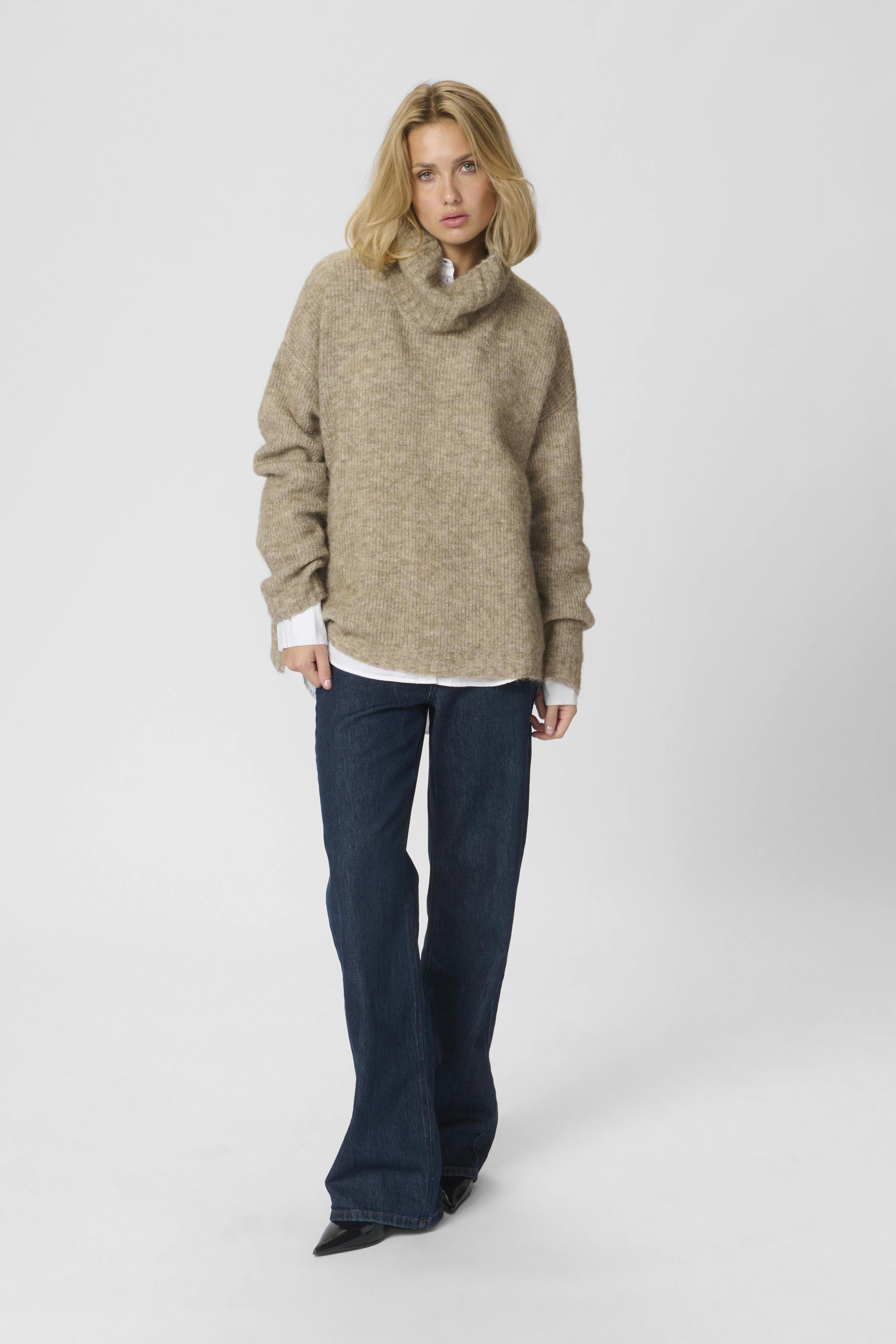 11 Knitted pullover LOOKBOOK FRONT 10703605-1710091