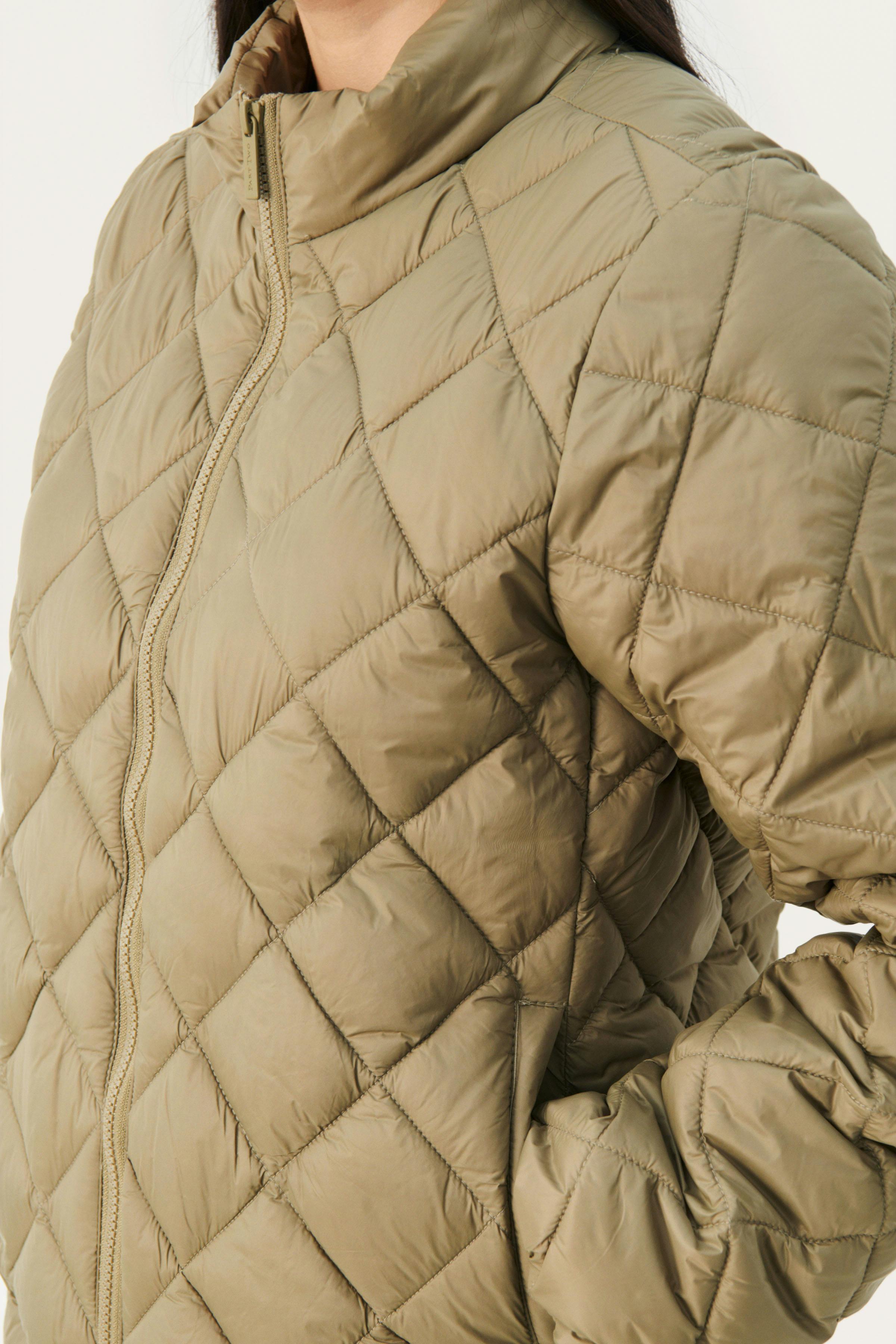 OliaPW Short down jacket LOOKBOOK DETAIL 30307752-170517