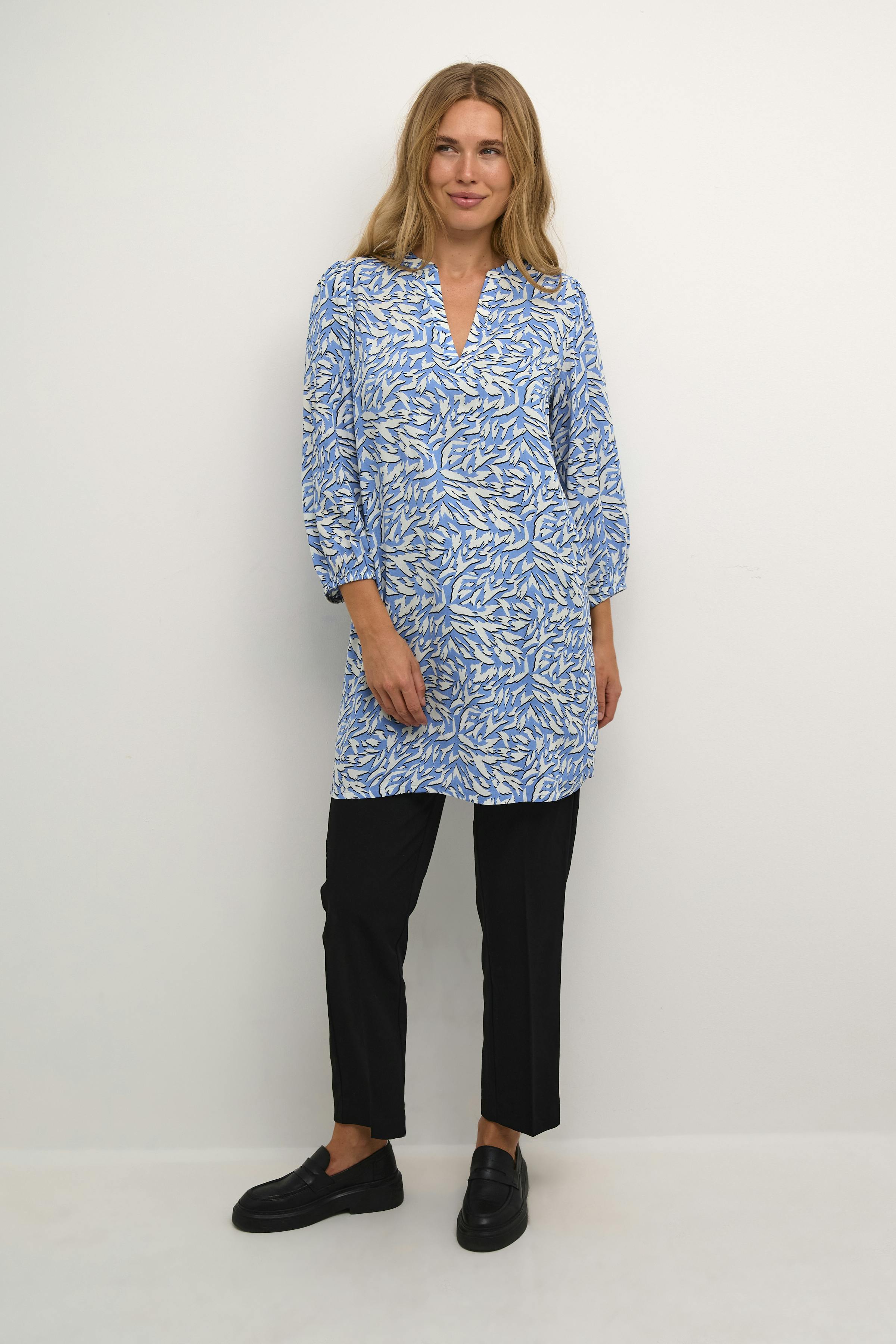 KAjetta Tunic LOOKBOOK FRONT 10508496-105656