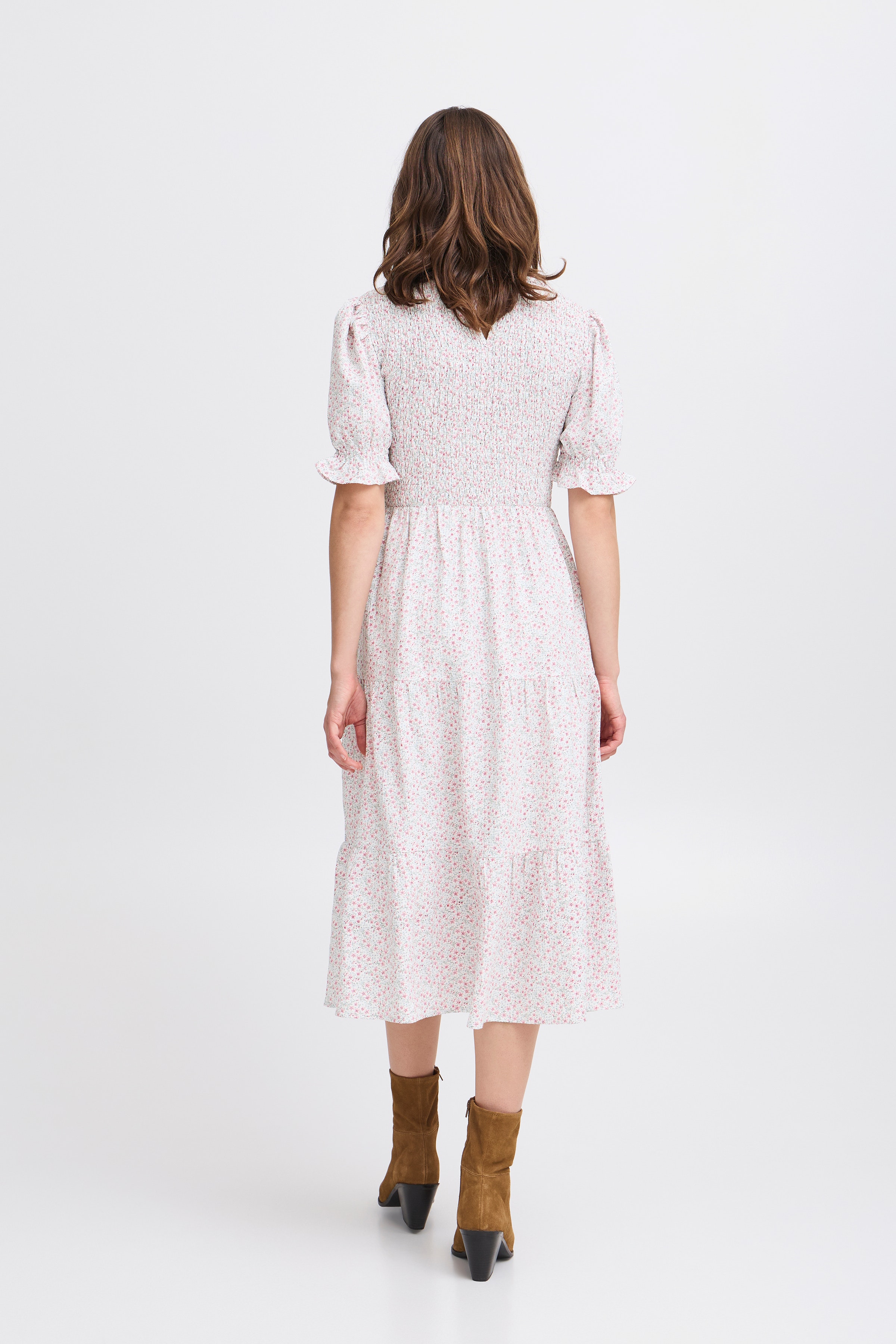 BYFEMKE Kjole LOOKBOOK BACK 20817222-204349