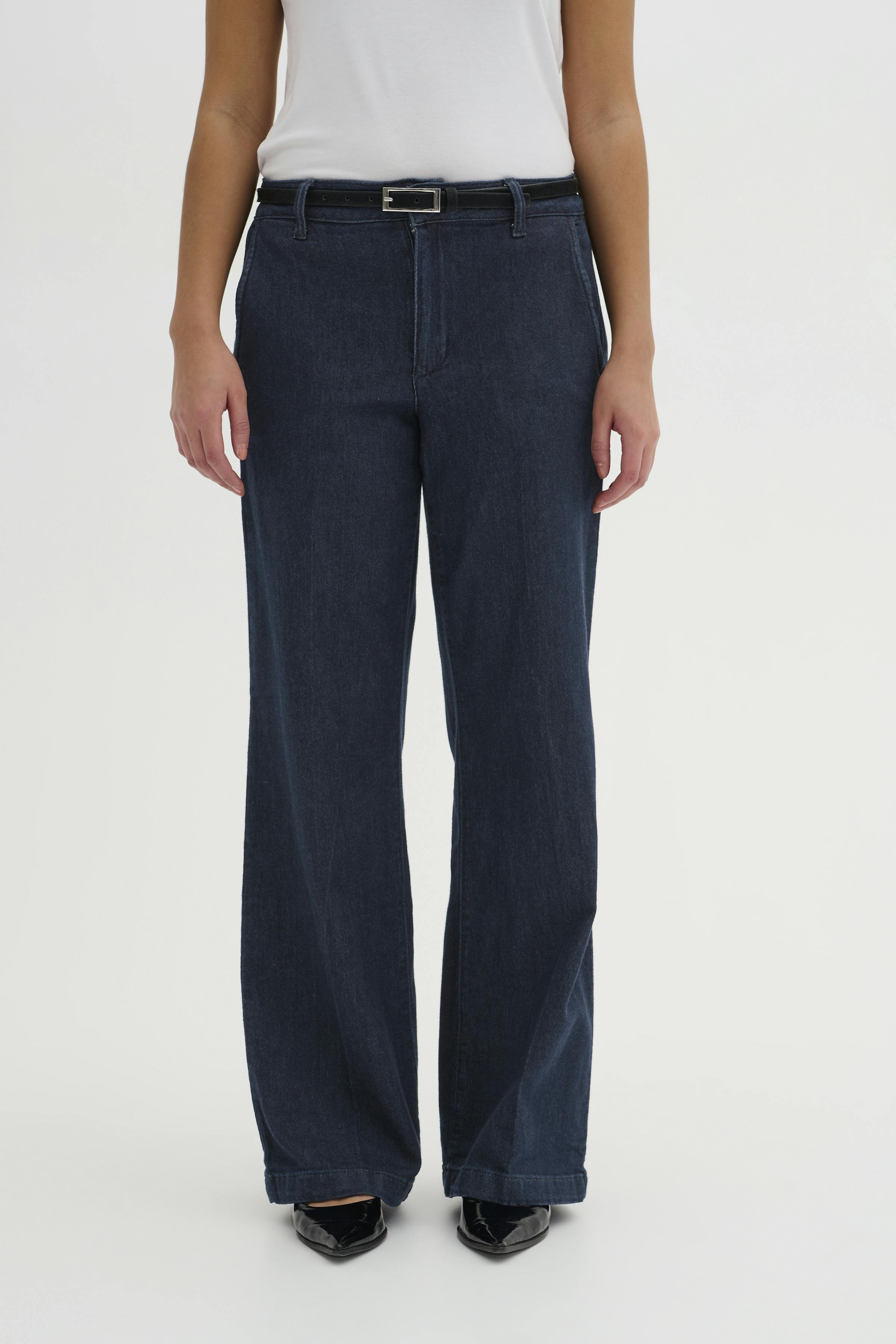 30 Trousers LOOKBOOK FRONT 10703958-100067