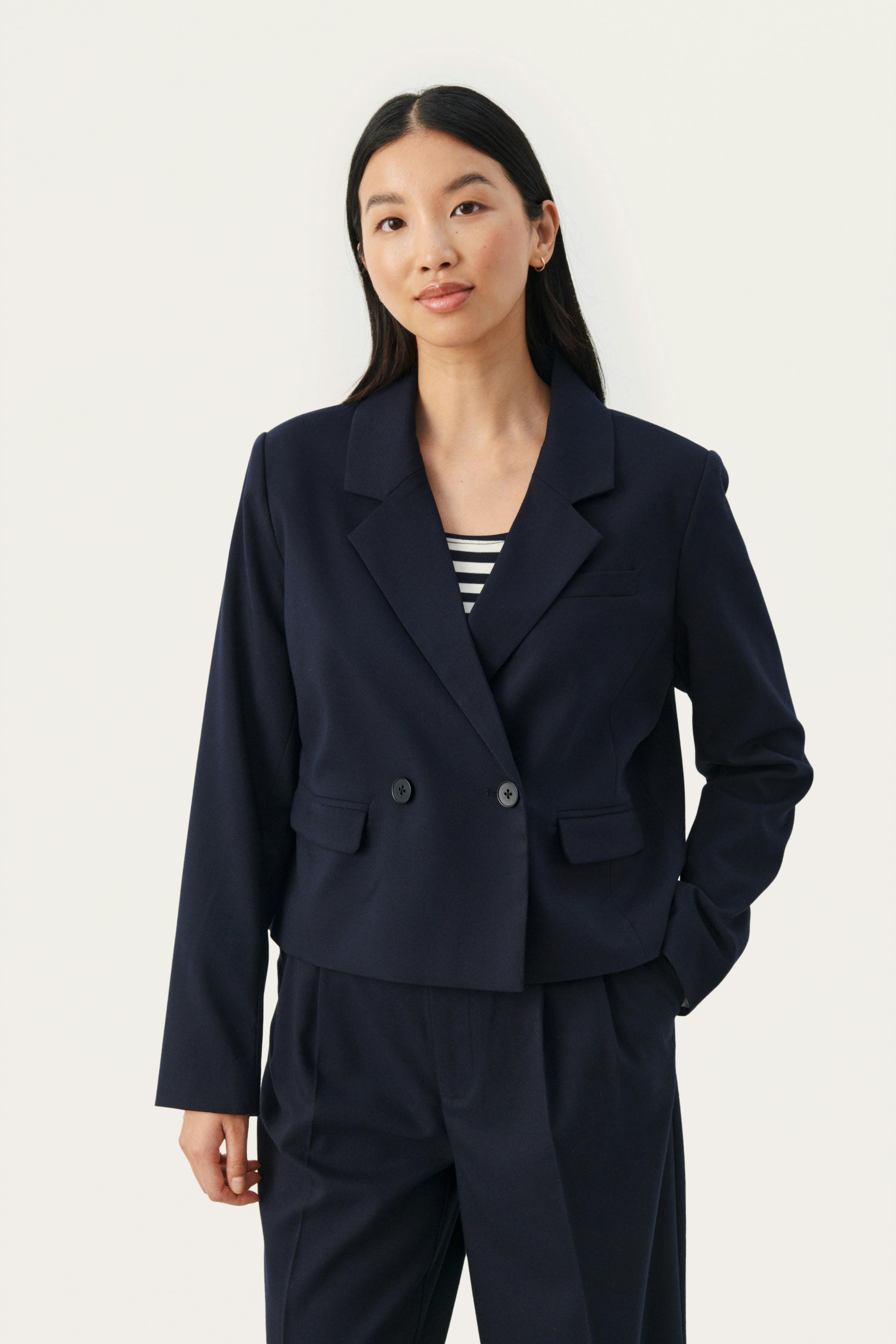 CaishaPW Blazer LOOKBOOK FRONT 30308334-194013