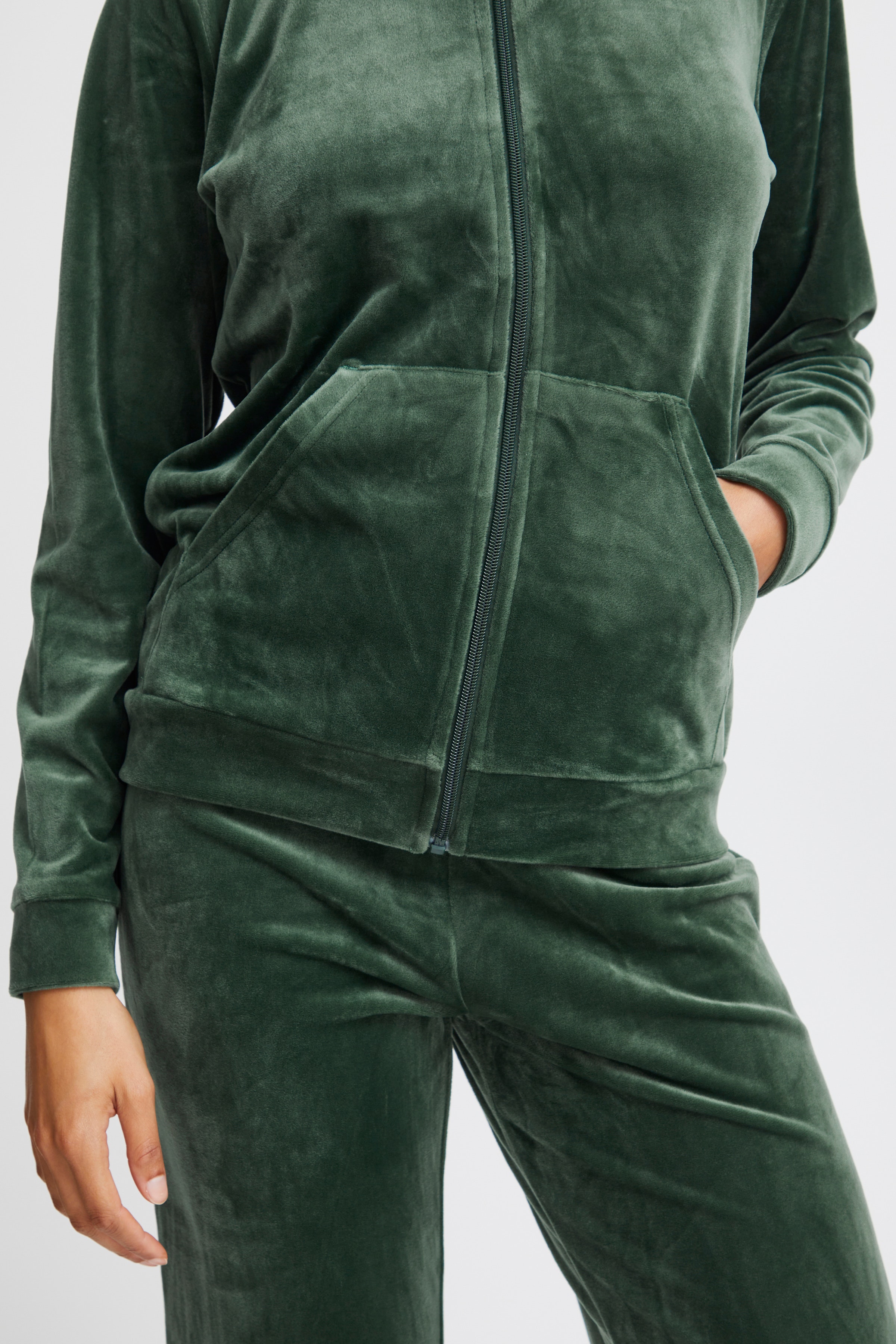 BYMITZA Jogging suit LOOKBOOK DETAIL 20810786-195917