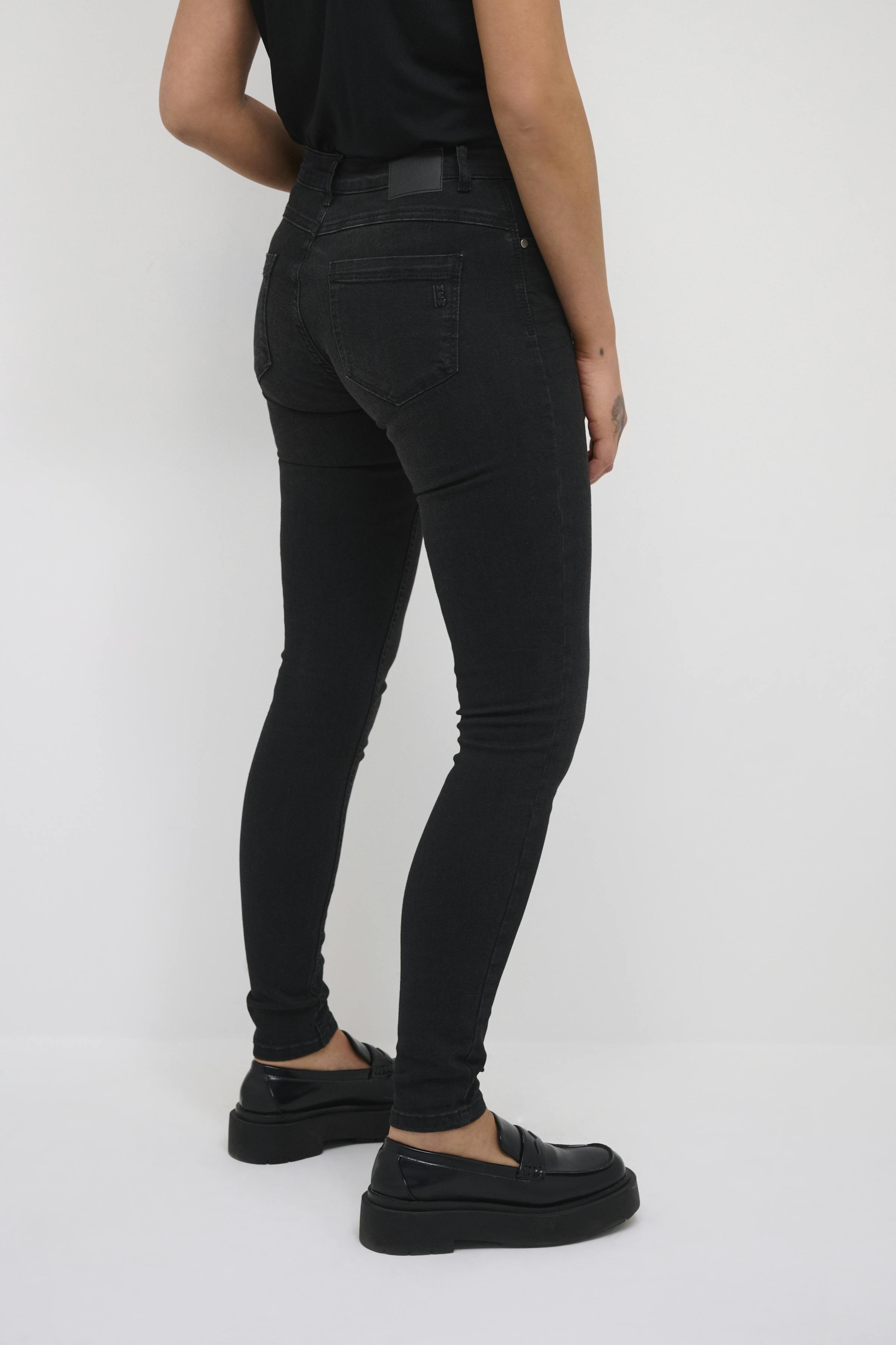 32 Jeans LOOKBOOK BACK 10703568-100069