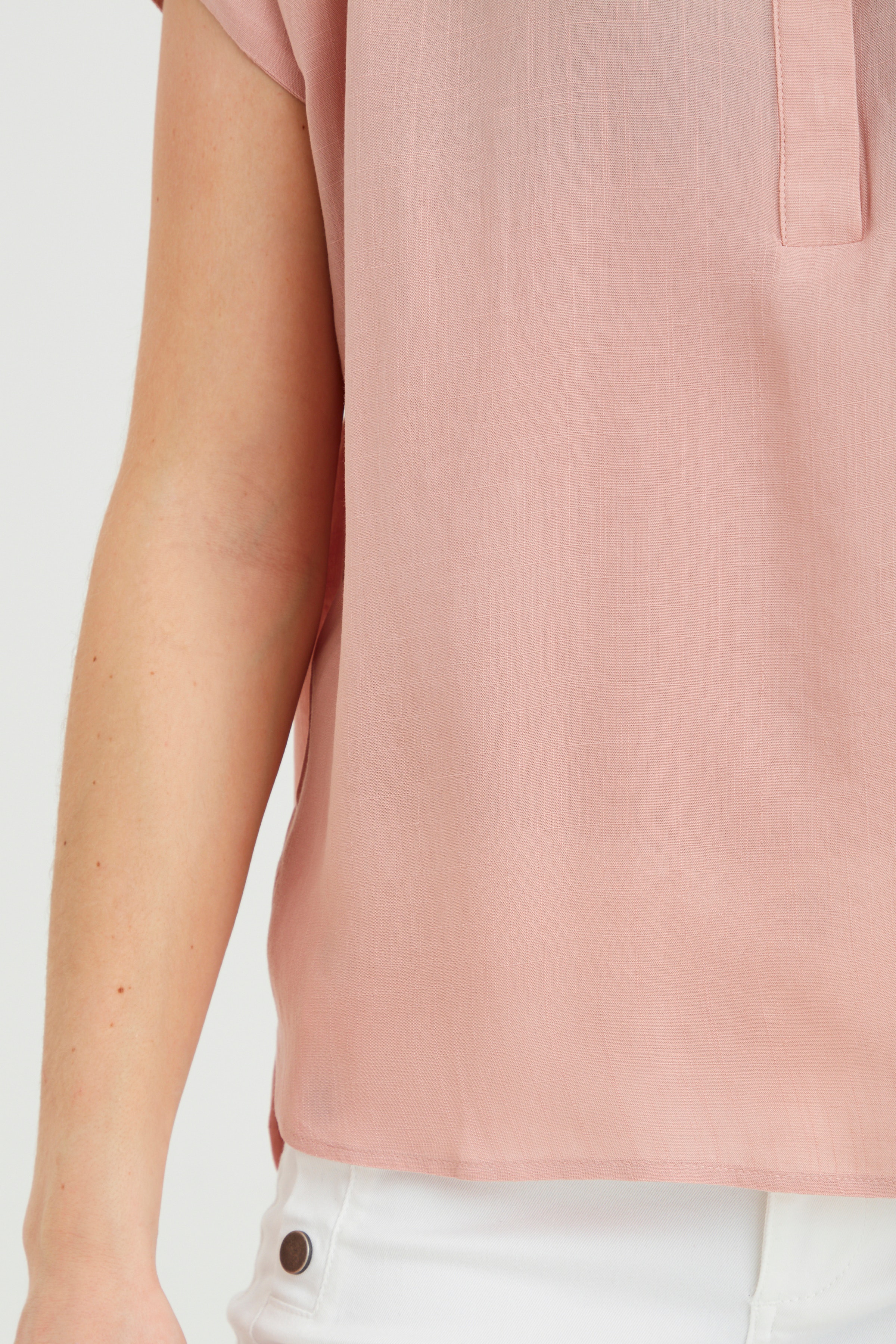 Kortærmet bluse LOOKBOOK DETAIL 20609308-151512