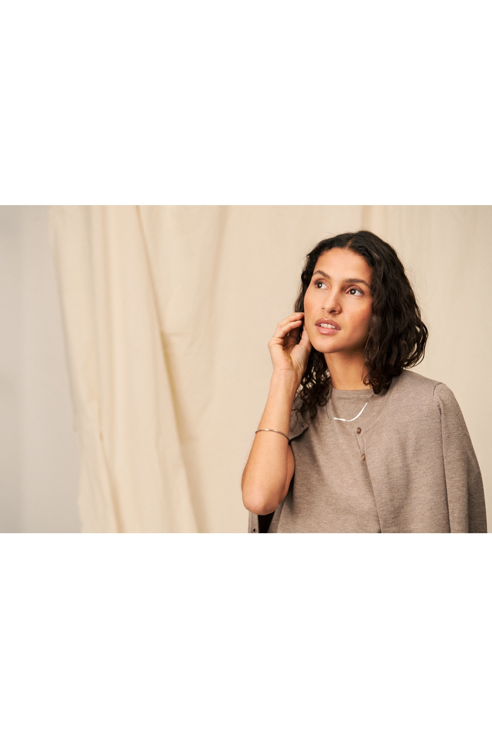 MilaSZ R-Neck Cardigan LOCATION NONE 30500005-1614061