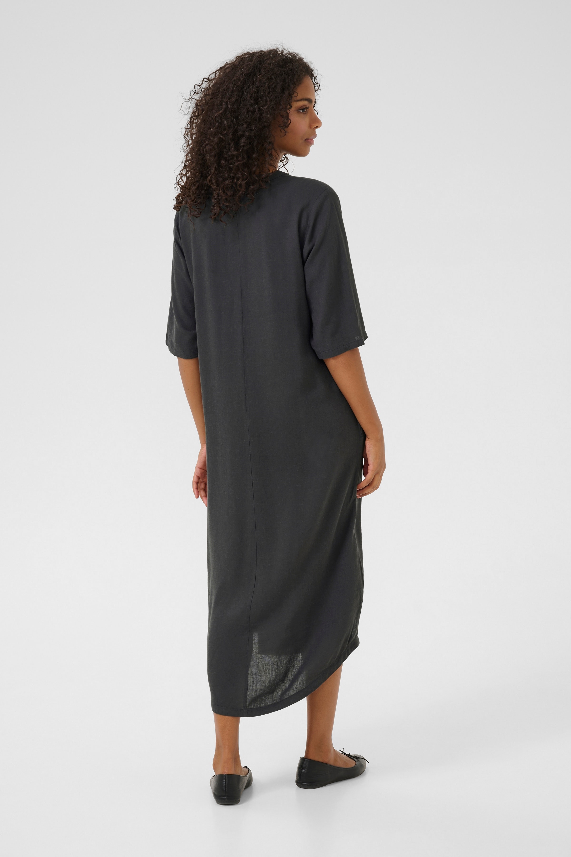KAmilia Lin kjole LOOKBOOK BACK 10508312-190205