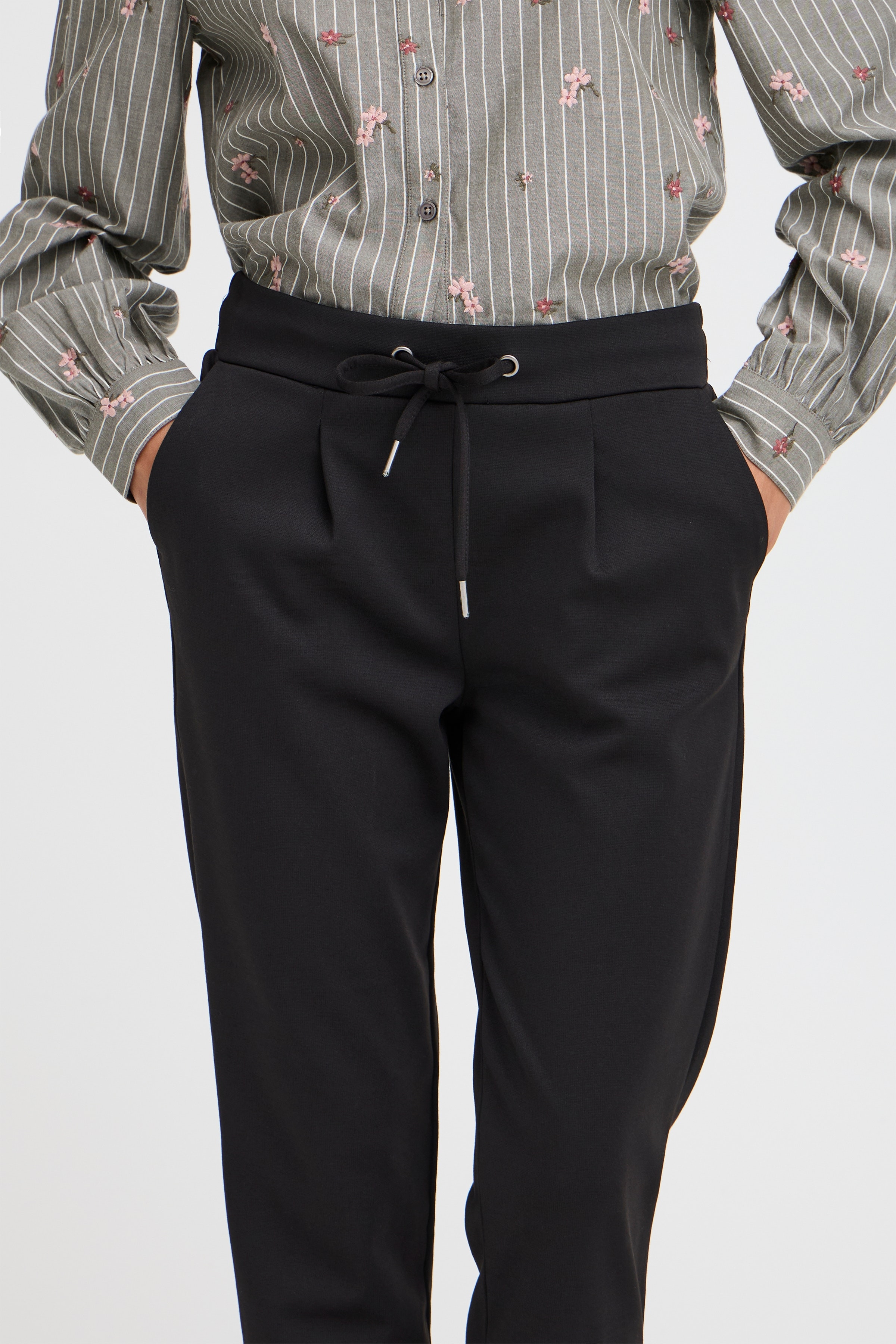 RIZETTA Byxor LOOKBOOK DETAIL 20803903-80001