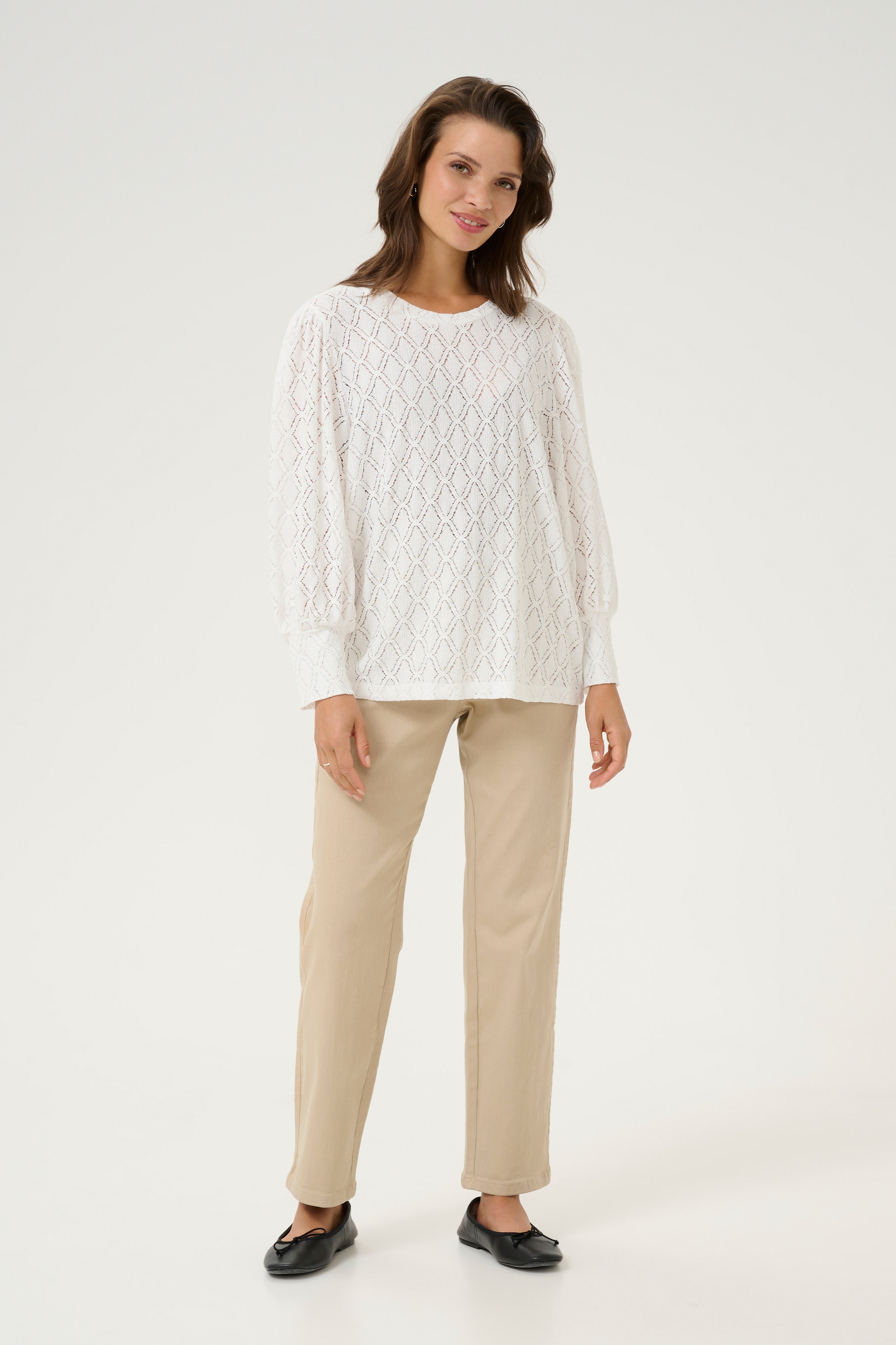 KAtio Bluse LOOKBOOK FRONT 10509843-110602