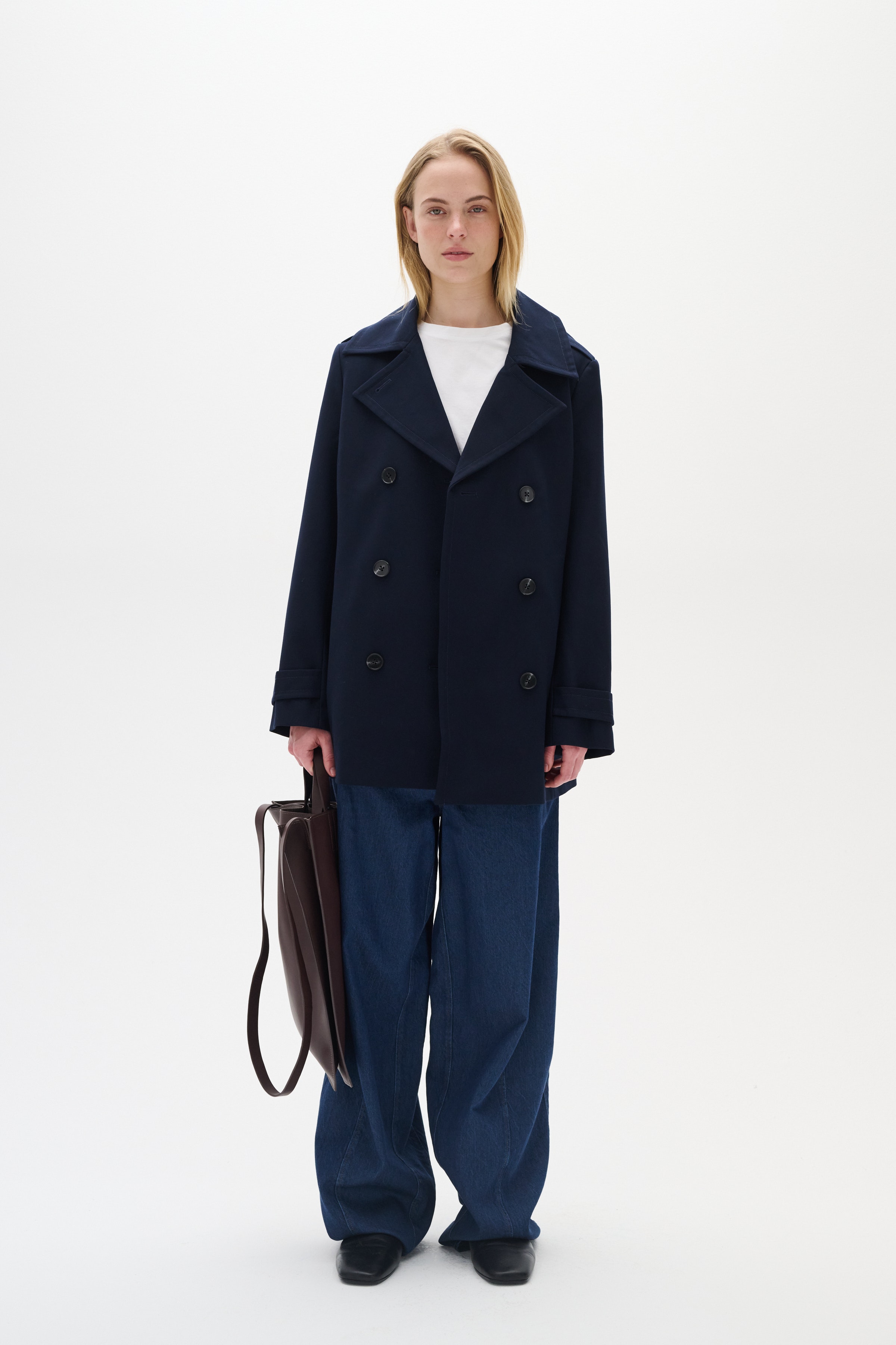 UlrykaIW Mantel LOOKBOOK FRONT 30110019-300005
