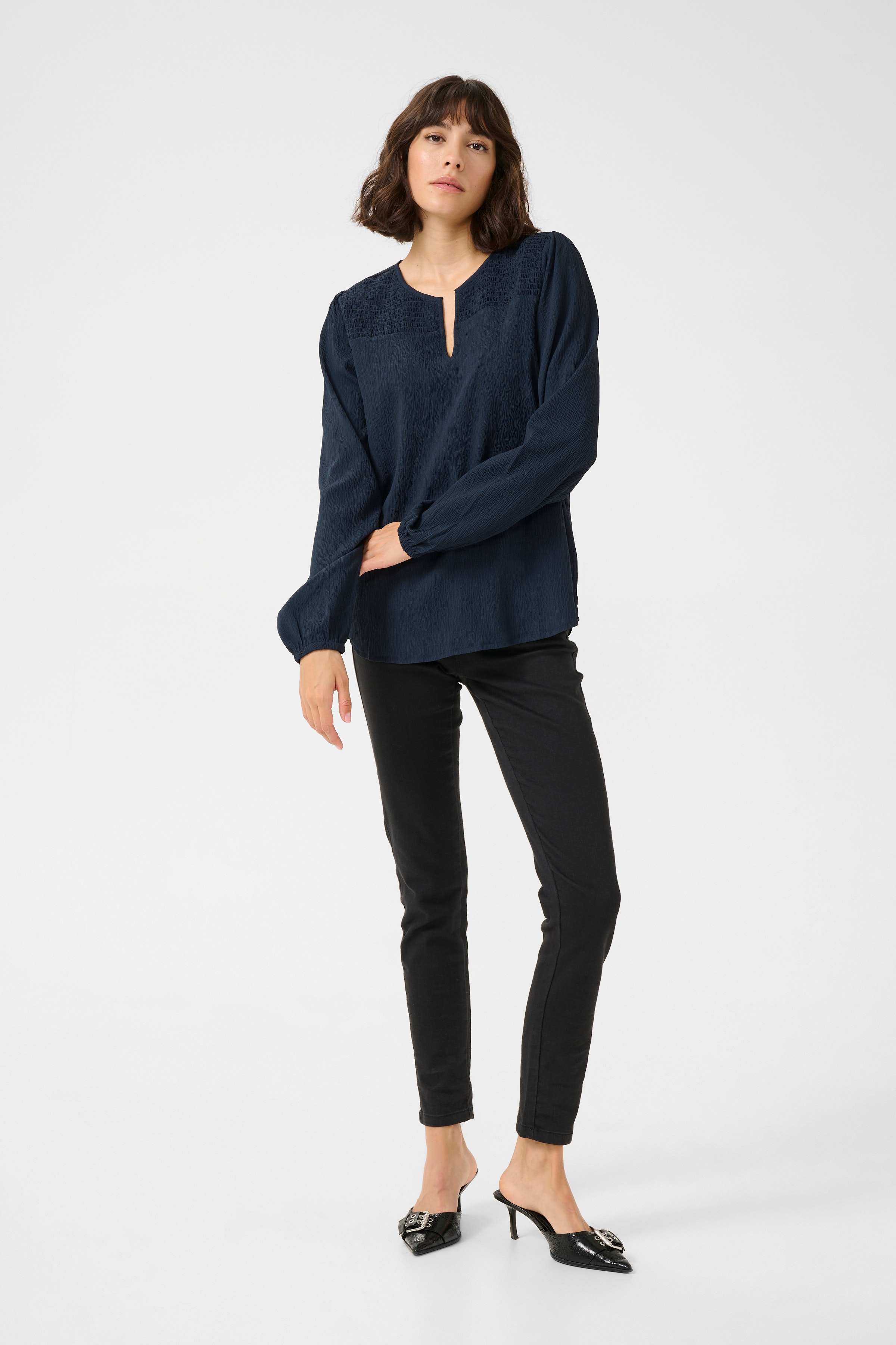 KAlinda Bluse LOOKBOOK FRONT 10510204-194020