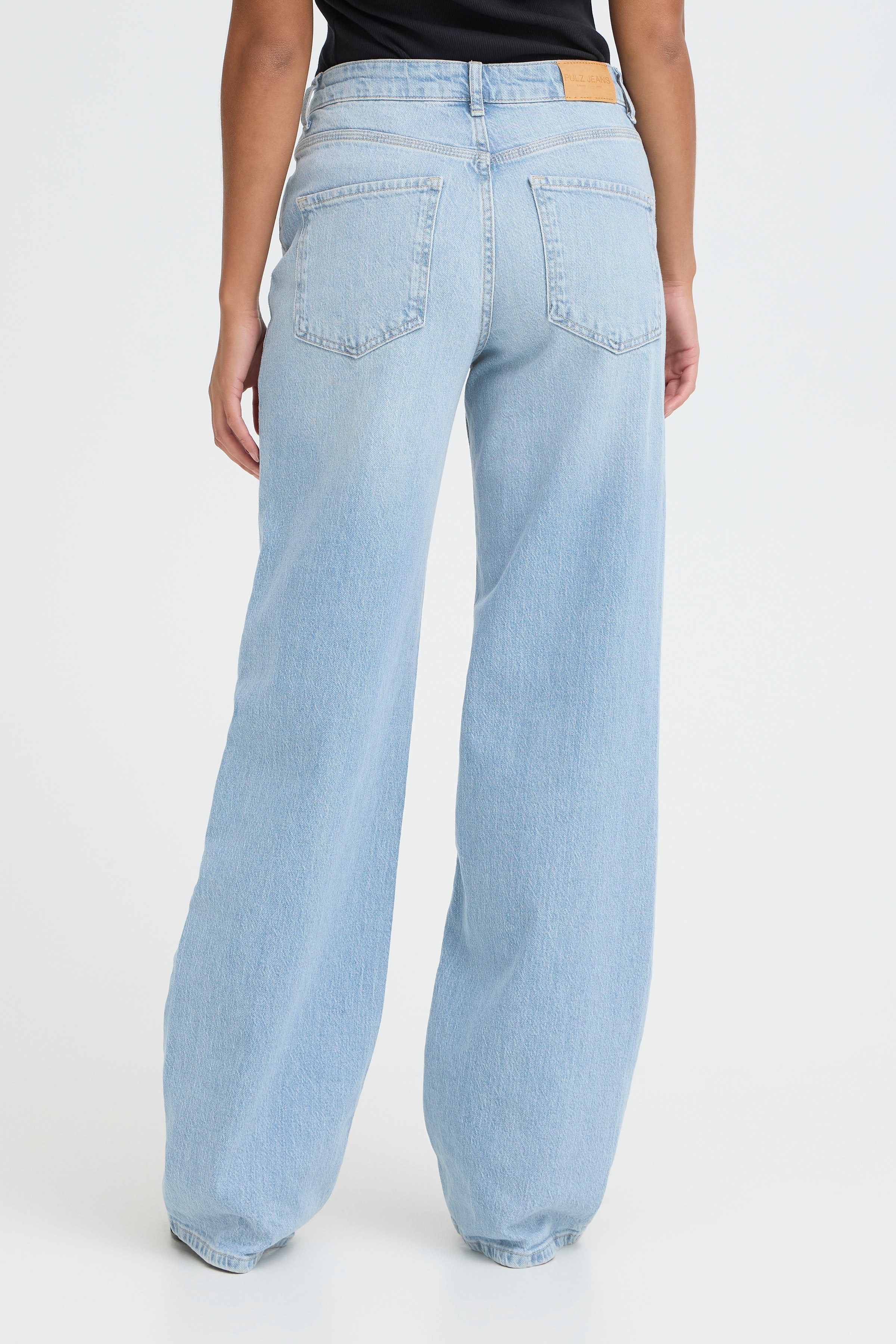 PZVEGA Jeans LOOKBOOK BACK 50207173-200008