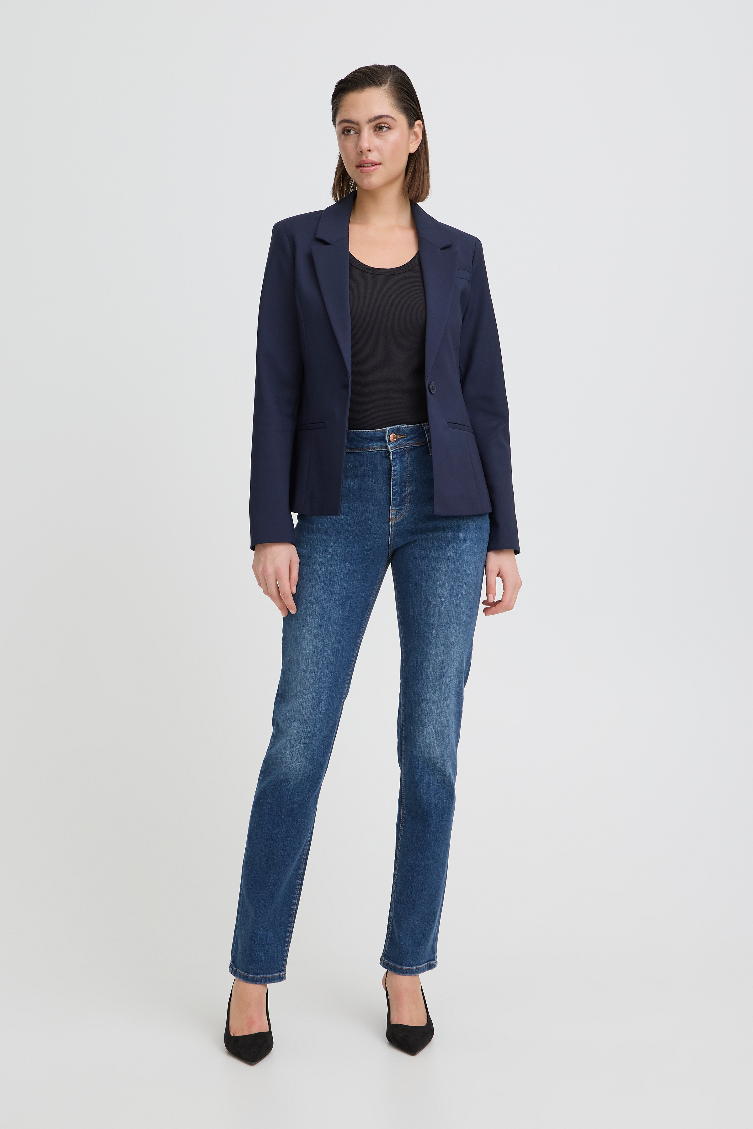 PZSANDRA HW Jeans Medium Straight LOOKBOOK FRONT 50205860-200005