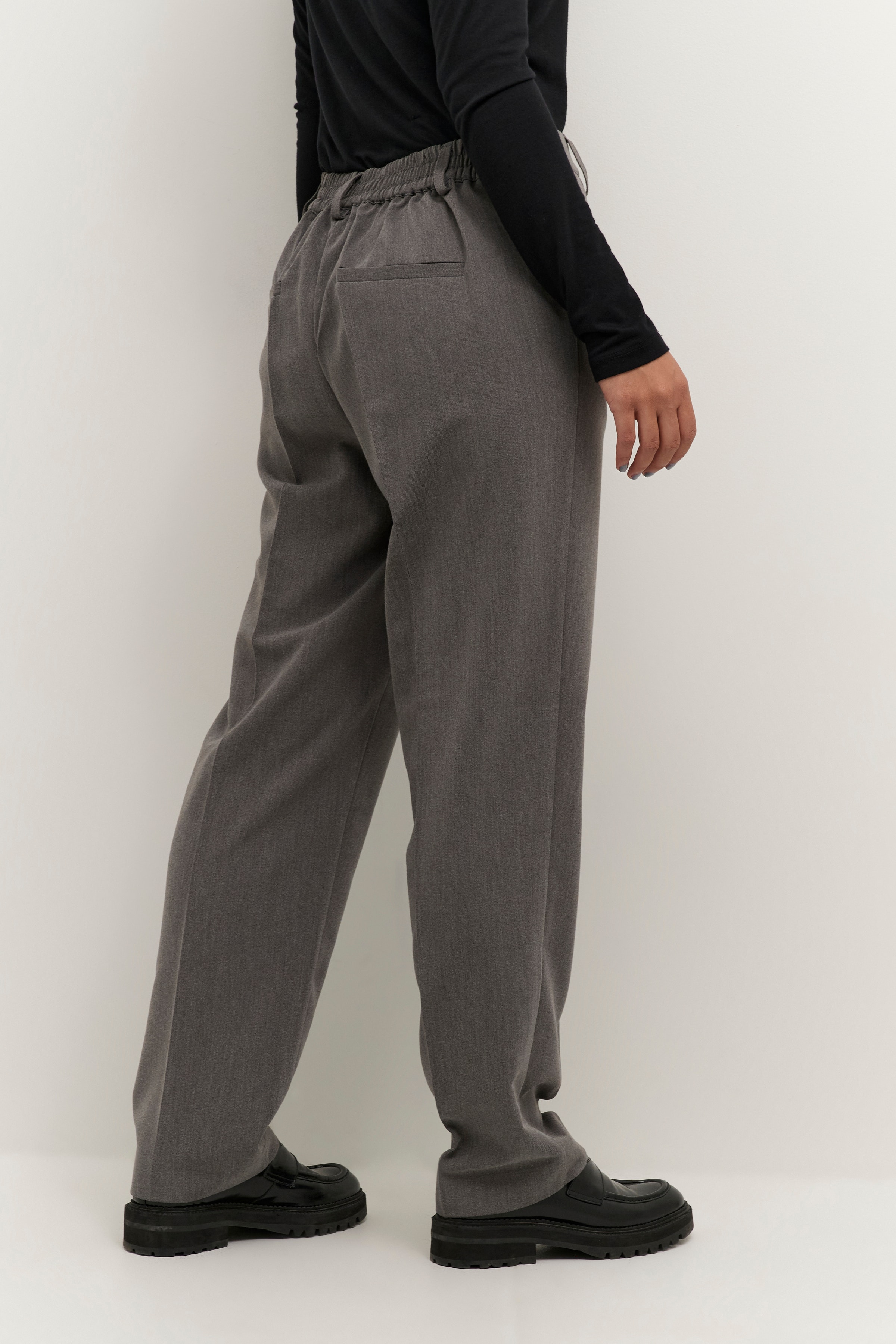 KAsakura Trousers LOOKBOOK BACK 10506858-100125