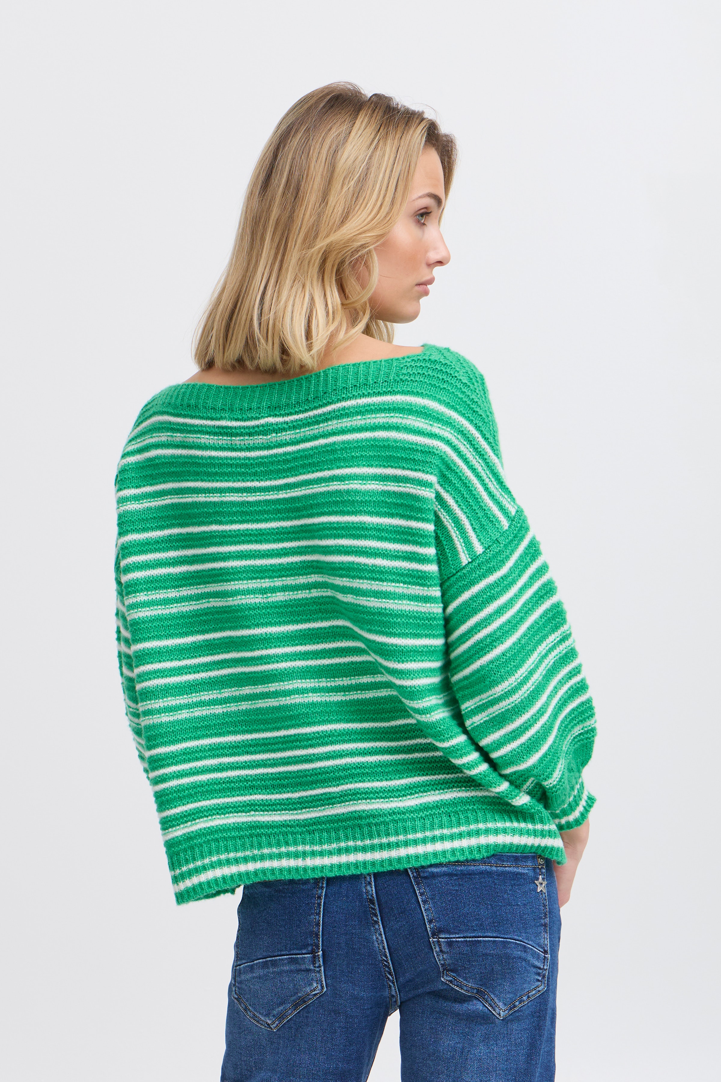 SBGERONA Pullover LOOKBOOK BACK 22100936-166127