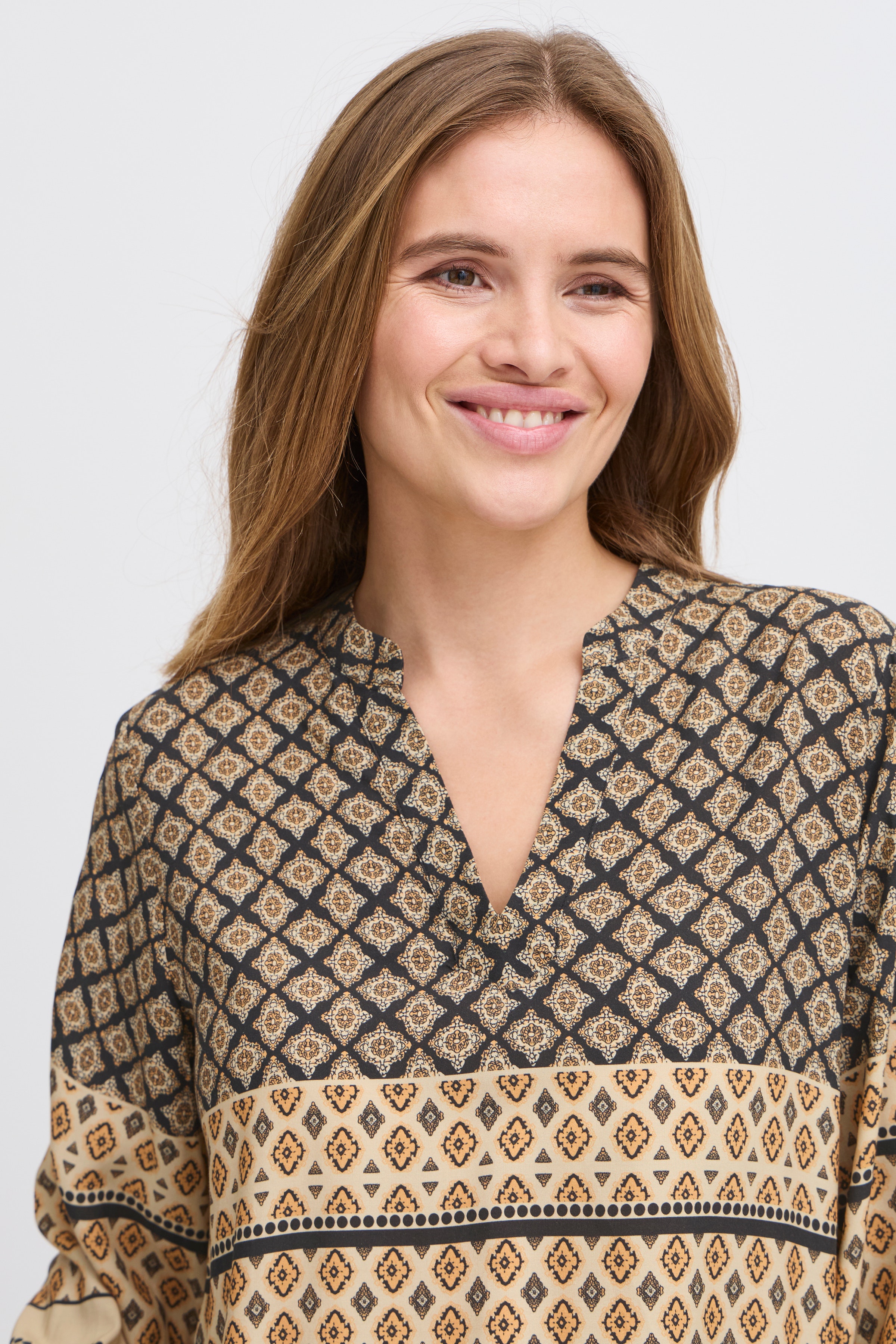 PZOLIVIA Bluse LOOKBOOK DETAIL 50208810-204511
