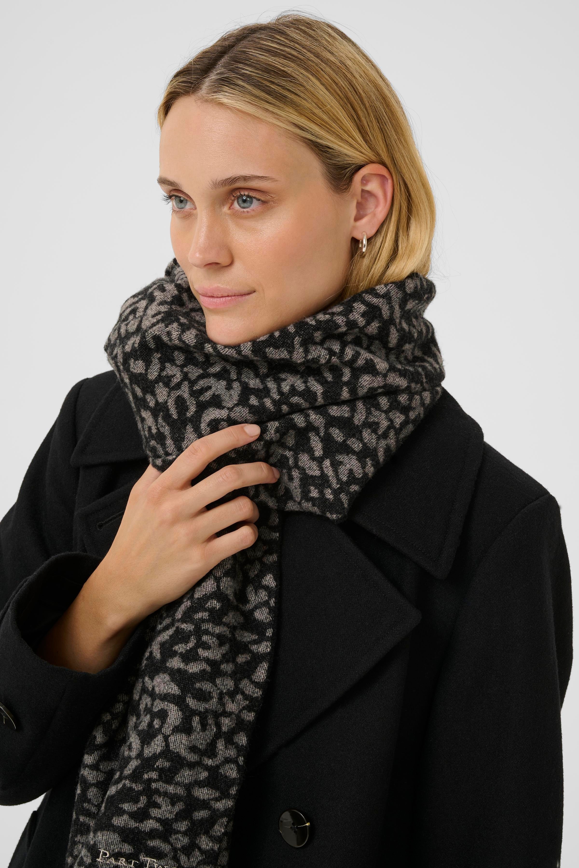 KithaPW Scarf LOOKBOOK DETAIL 30309939-303997