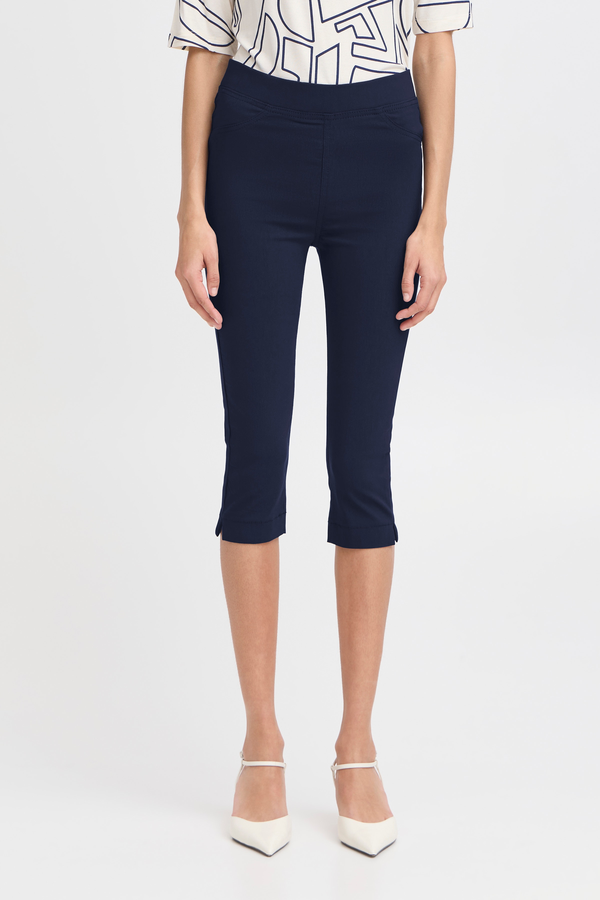 BYKEIRA Capribyxor LOOKBOOK FRONT 20805612-194020
