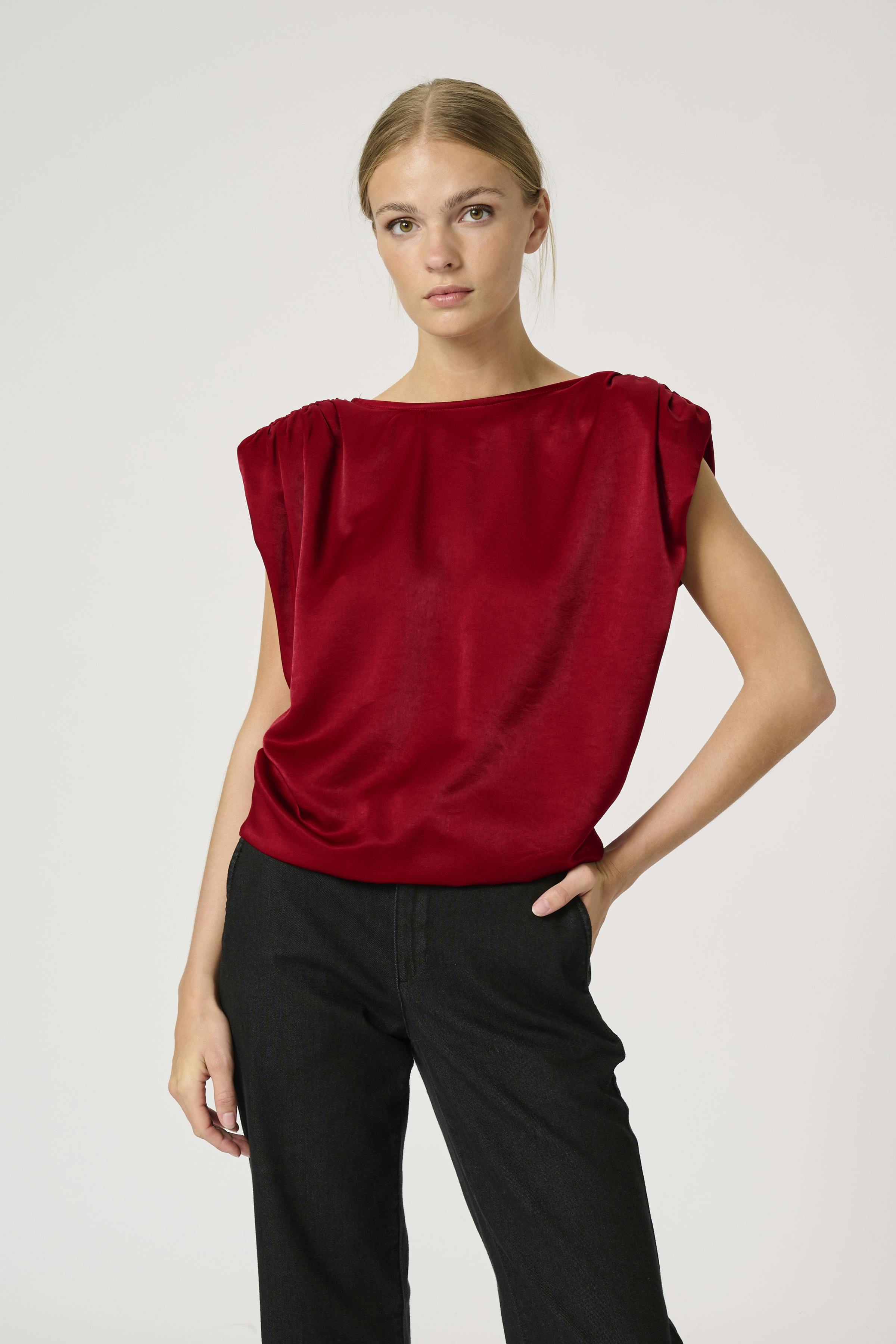 EstelleMW Top LOOKBOOK FRONT 10704946-107144