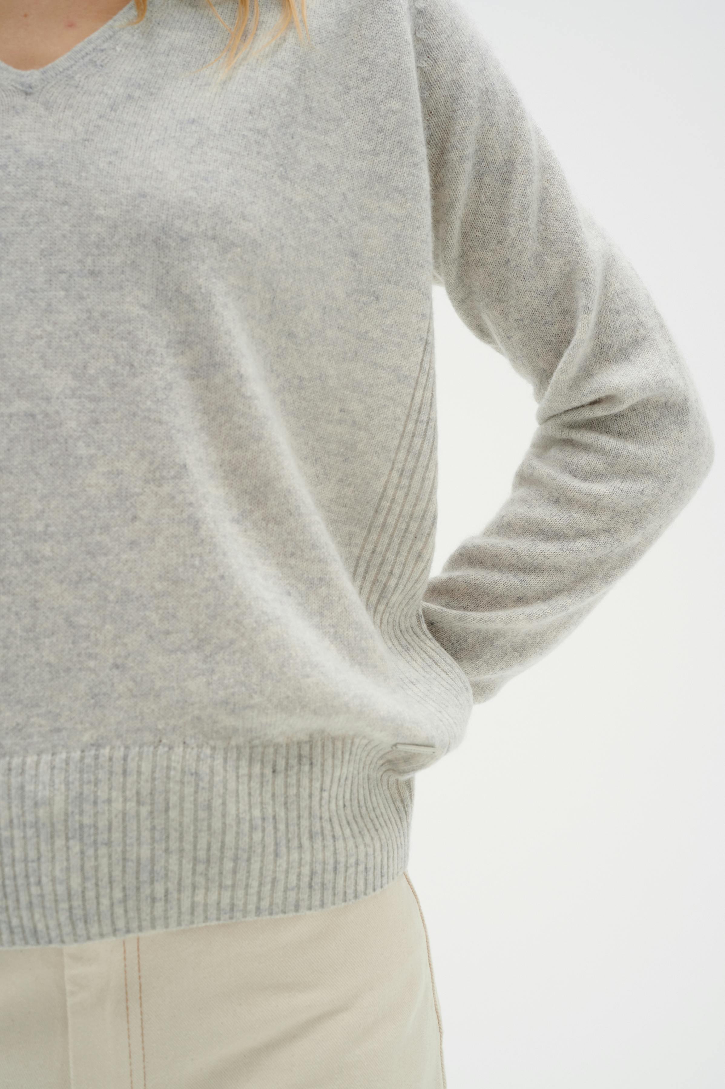 Lukka V-neck Cashmere Pullover LOOKBOOK DETAIL 30104240-10045