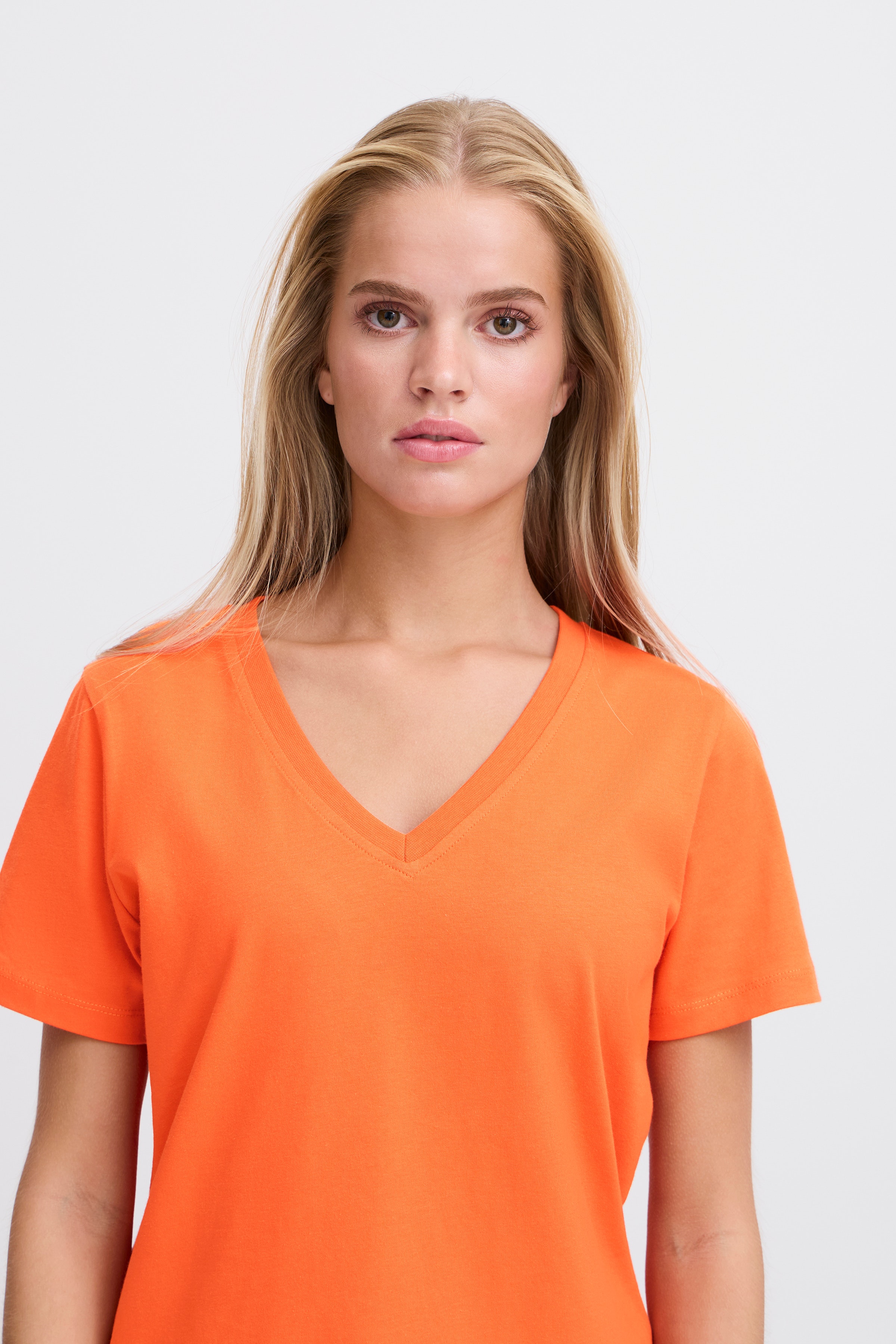 IHPALMER V-neck T-shirt LOOKBOOK DETAIL 20120348-171564