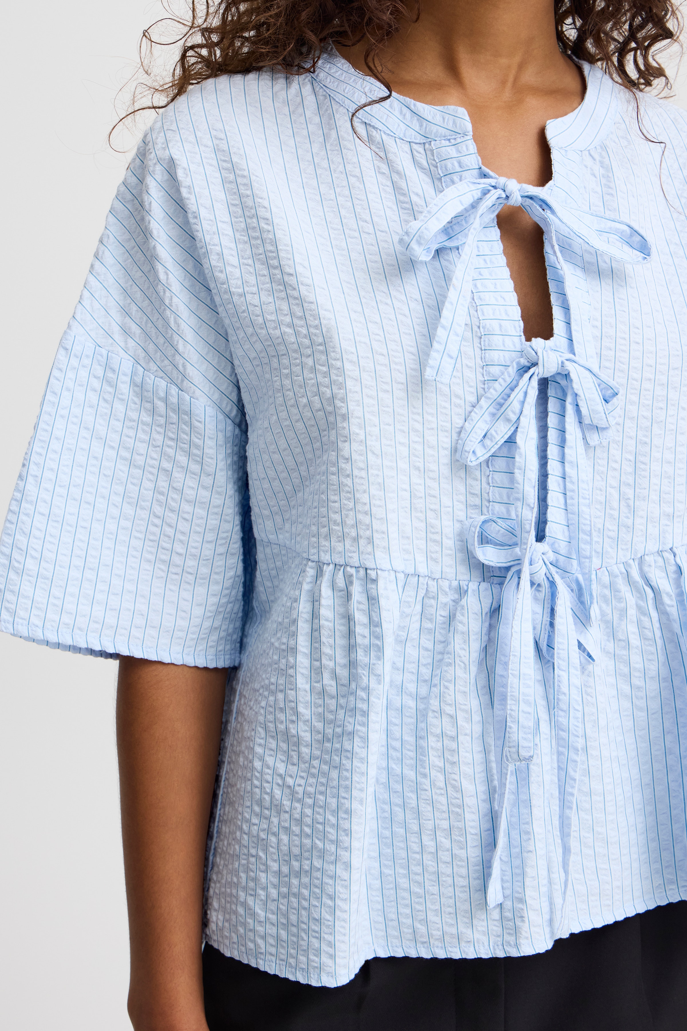IXLINDA Bluse LOOKBOOK DETAIL 20123118-144115