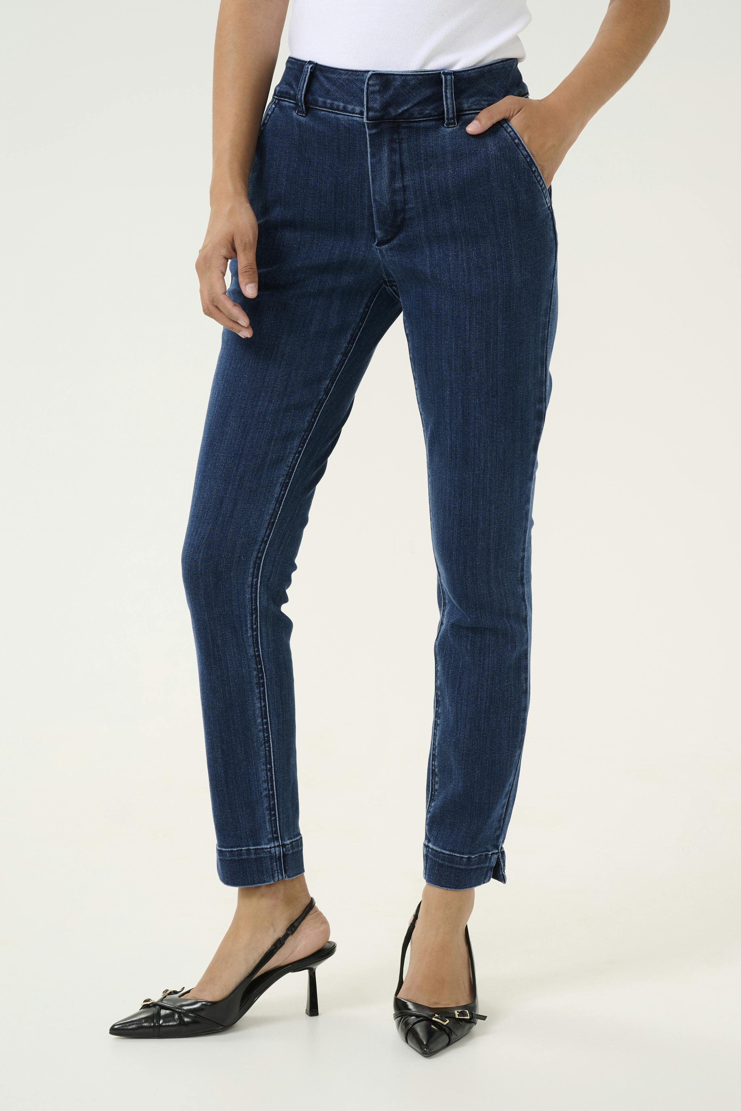 KAlea Jeans LOOKBOOK FRONT 10509347-100316