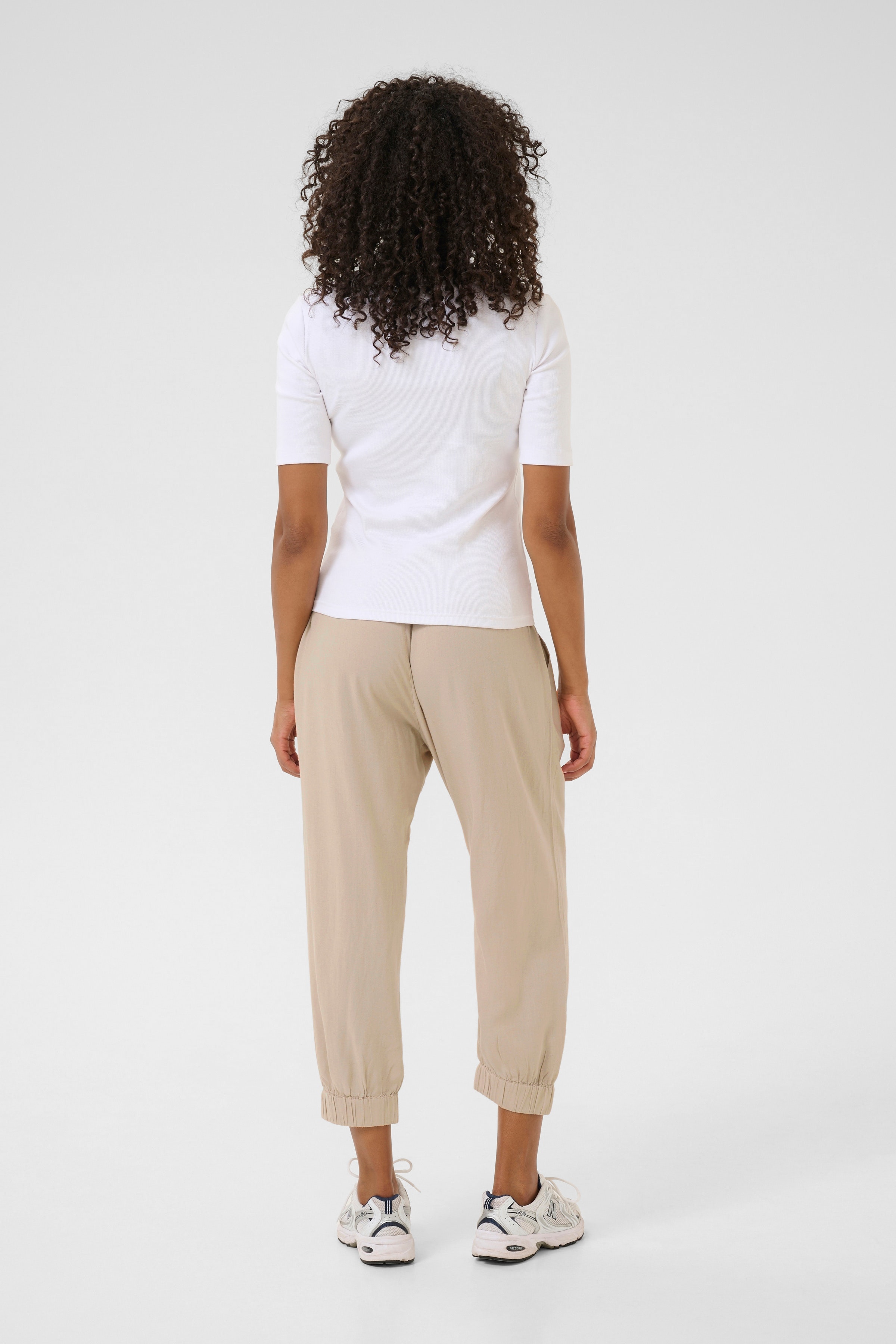 KAmilia Lin Bukser LOOKBOOK BACK 10509669-151305