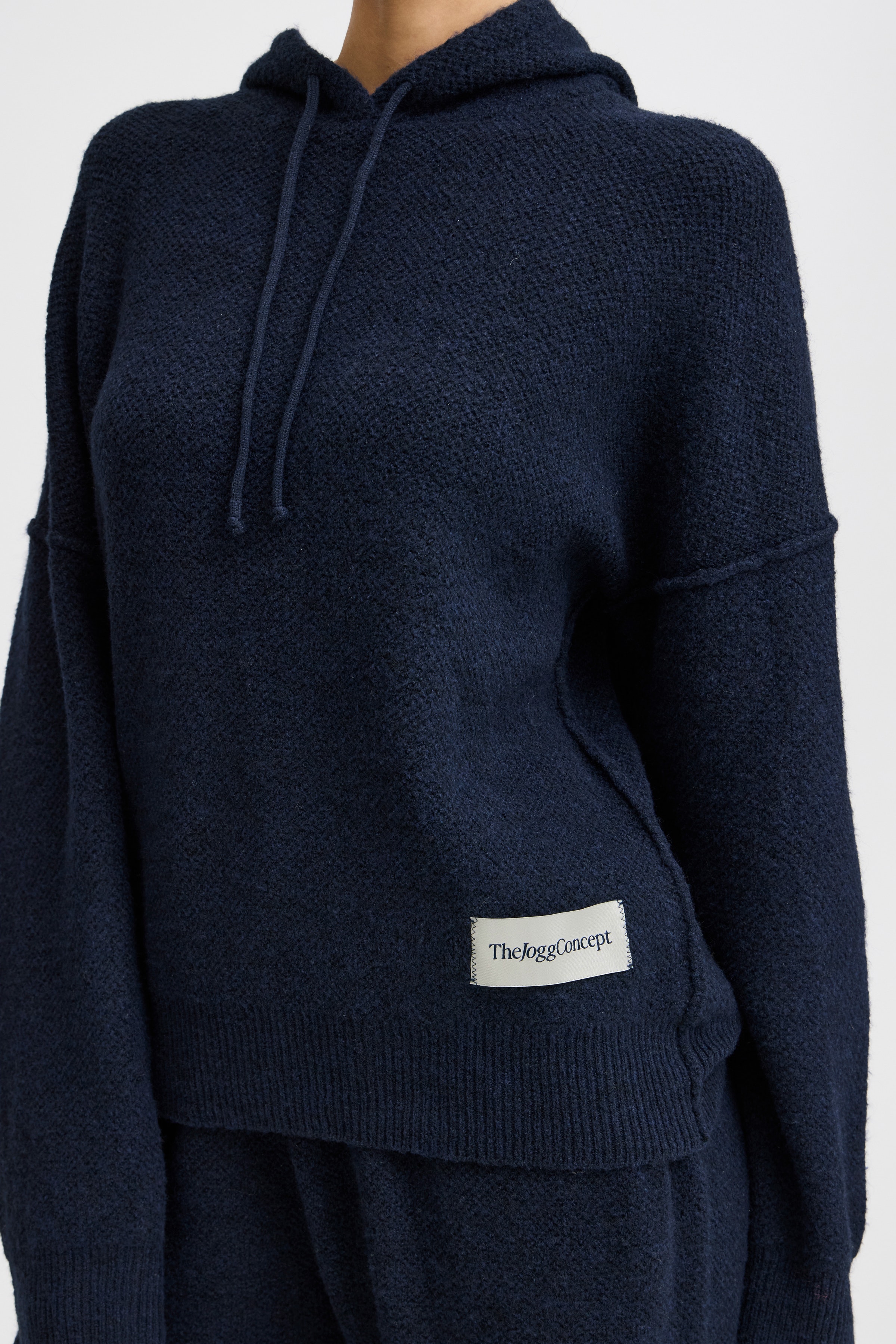 JCODA Pullover LOOKBOOK DETAIL 22800597-193933