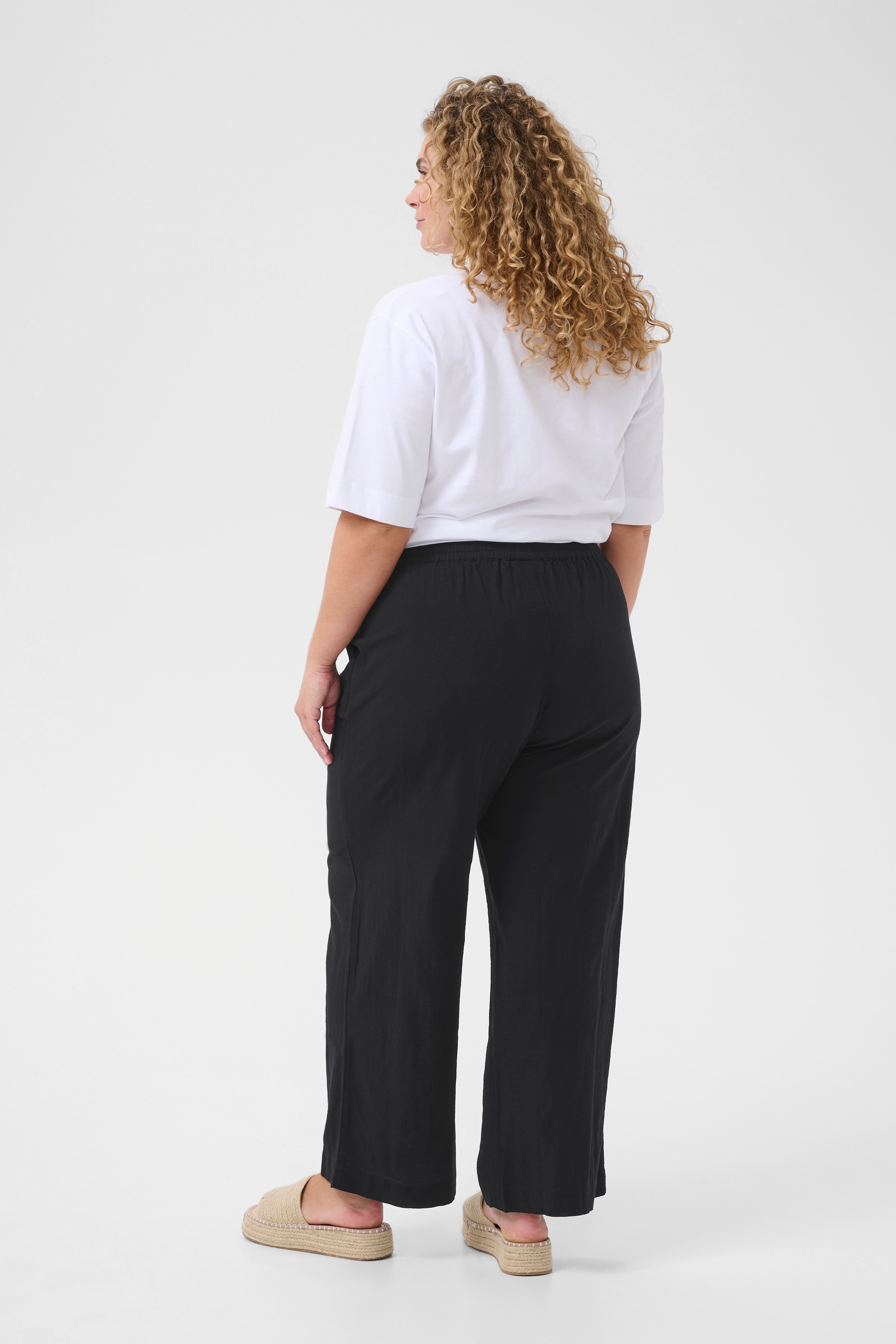 KCpaula Hose LOOKBOOK BACK 10582338-100121