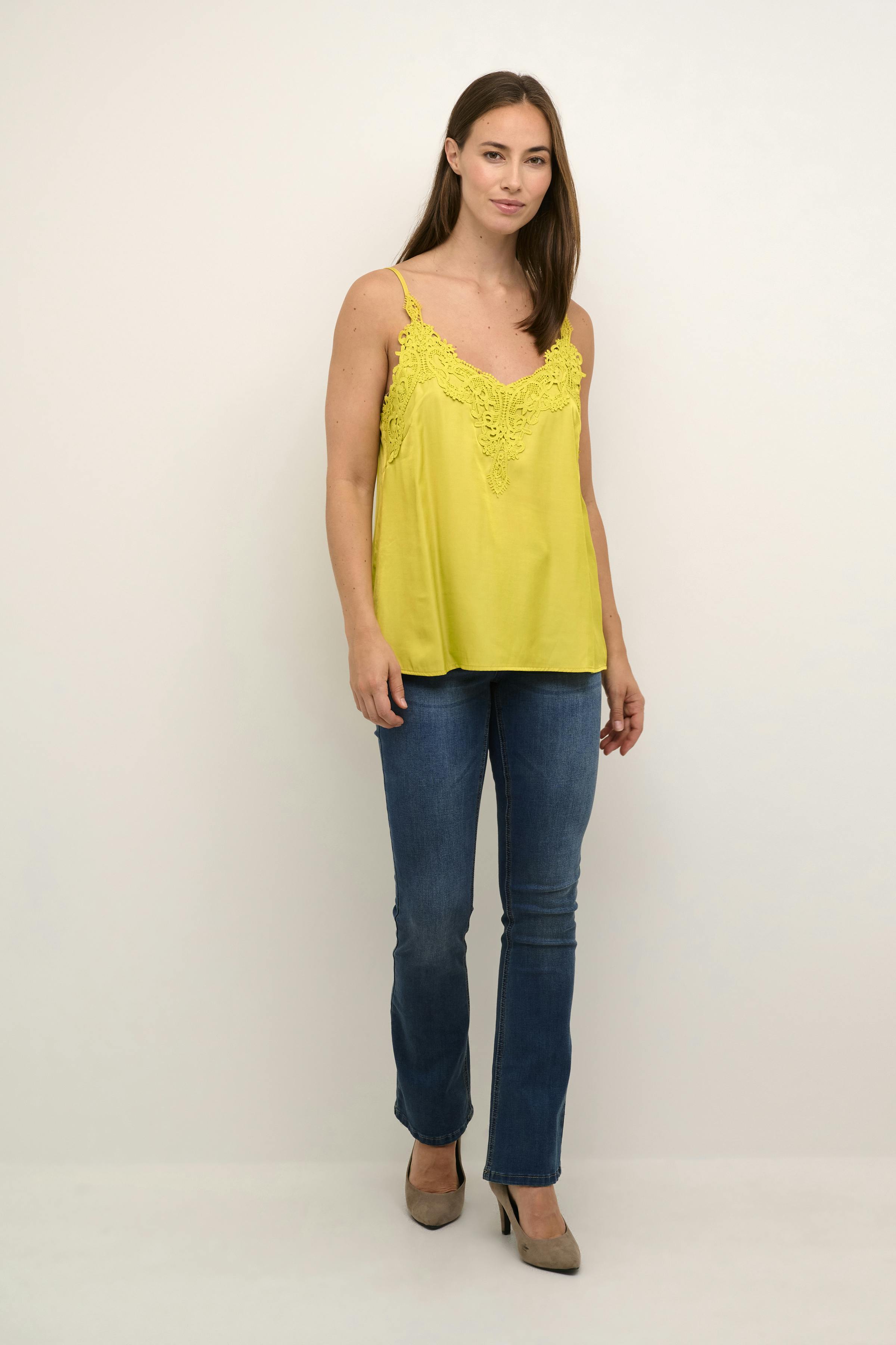 CRAnna Top LOOKBOOK FRONT 10611224-140647