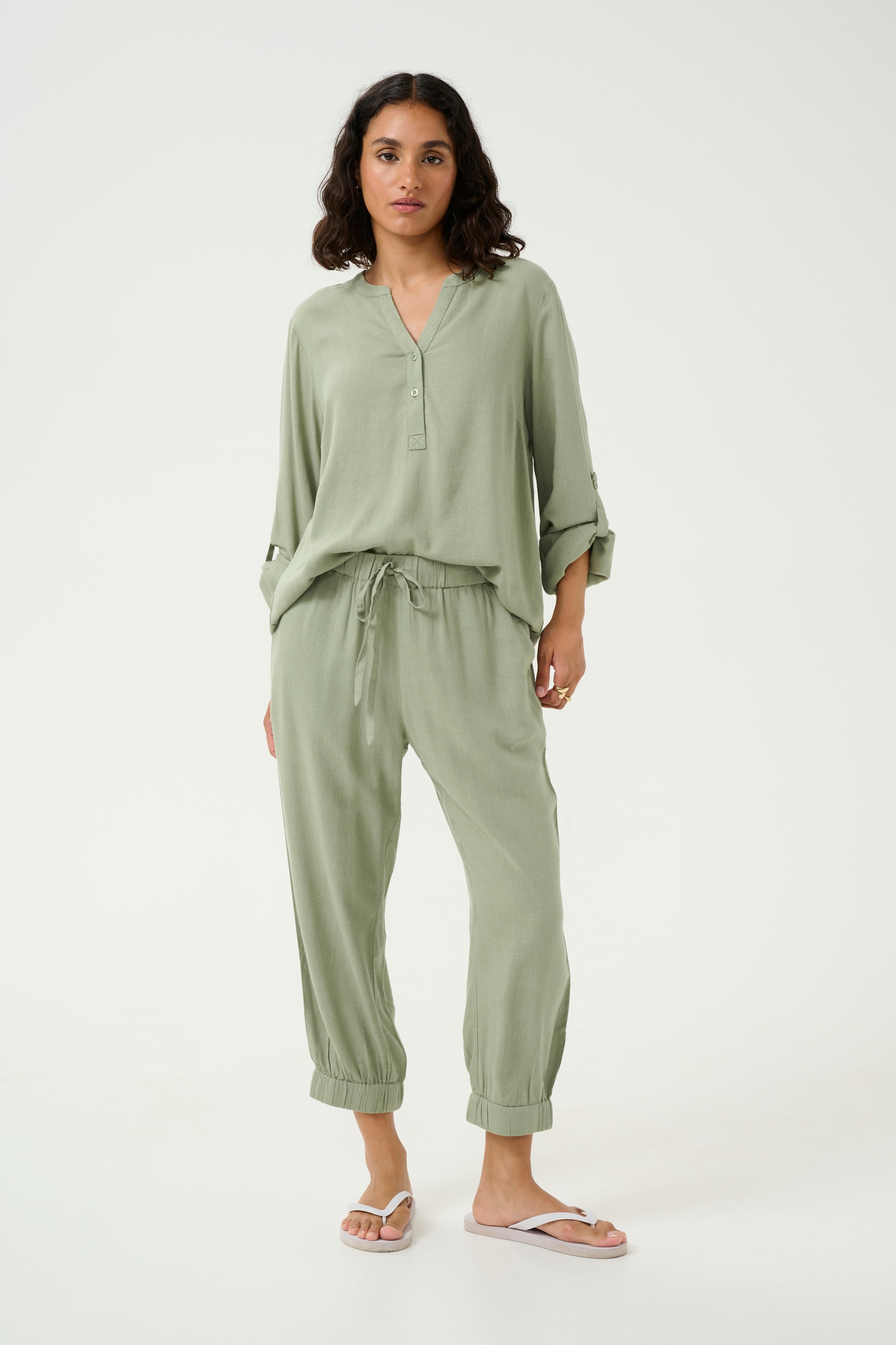 KAmilia Lin Bukser LOOKBOOK FRONT 10509669-170115