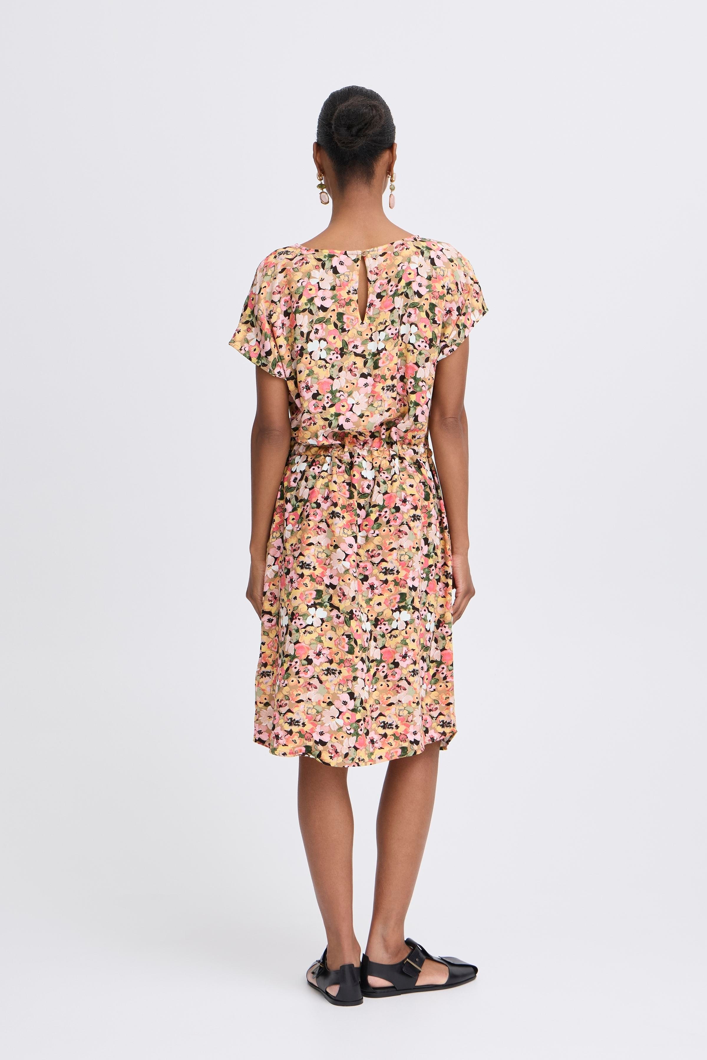 BYMMJOELLA Kleid LOOKBOOK BACK 20811226-204525