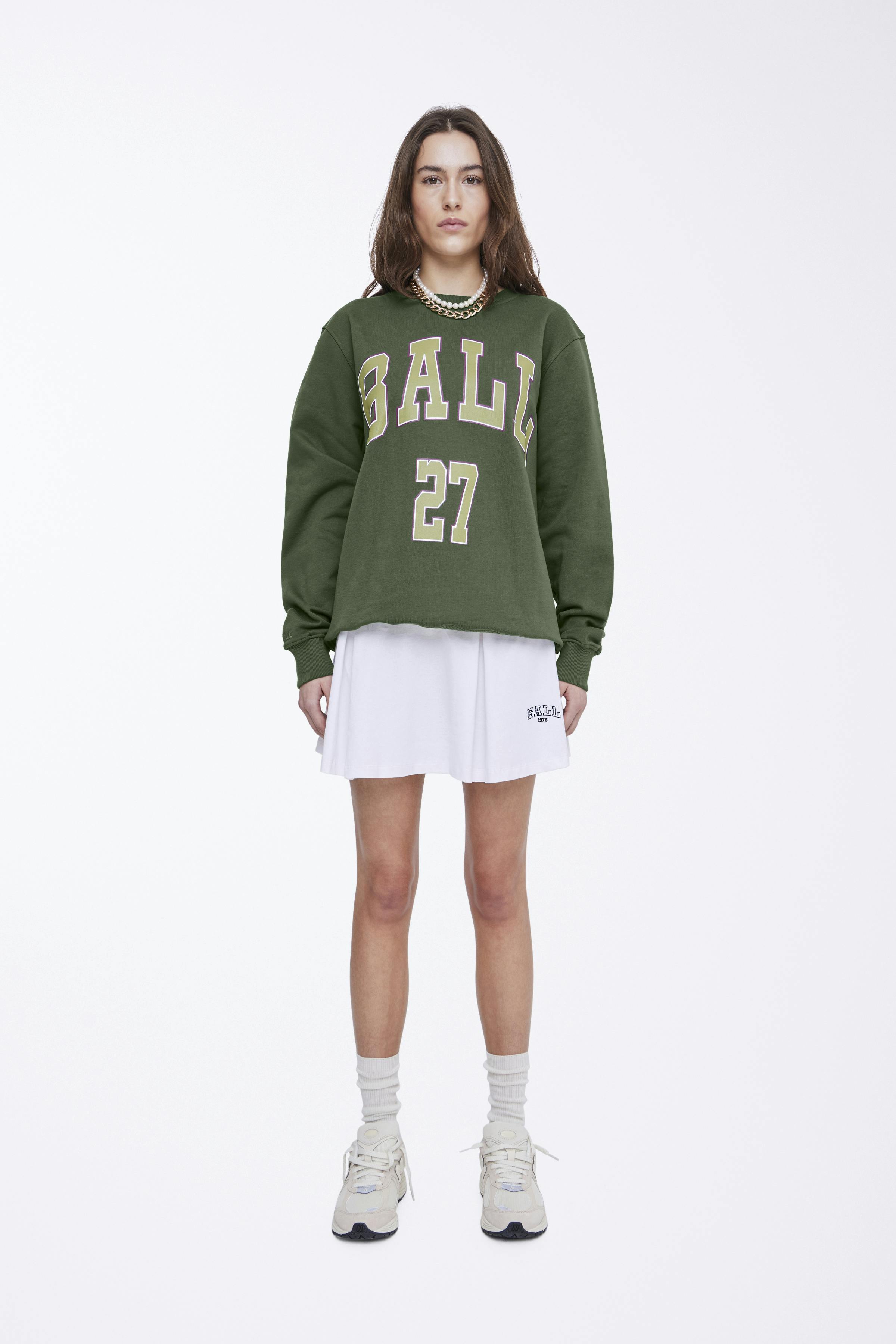 R. WILLS SWEATSHIRT LOOKBOOK FRONT 50400072-195511