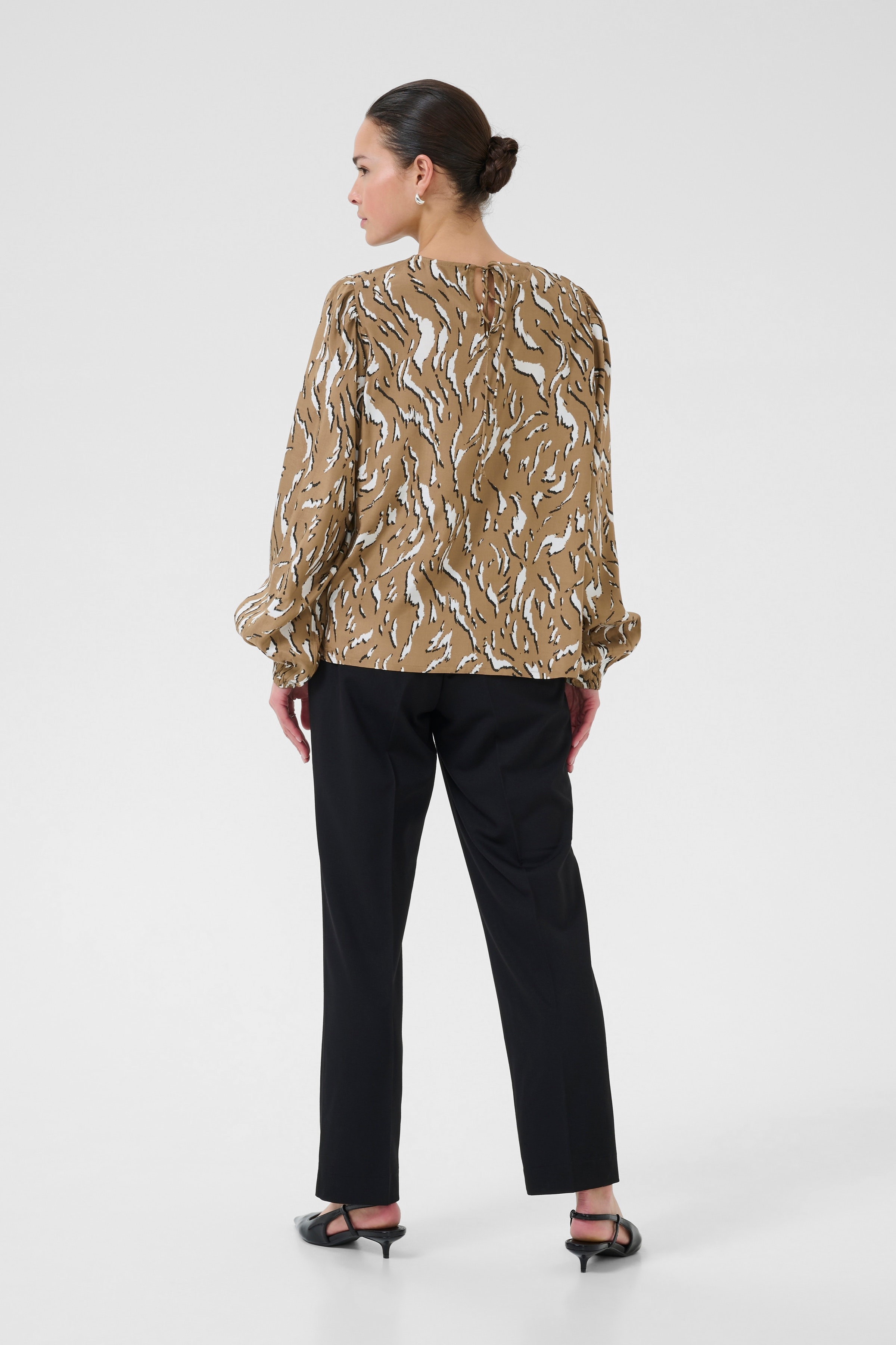 KAmille Bluse LOOKBOOK BACK 10510519-108184