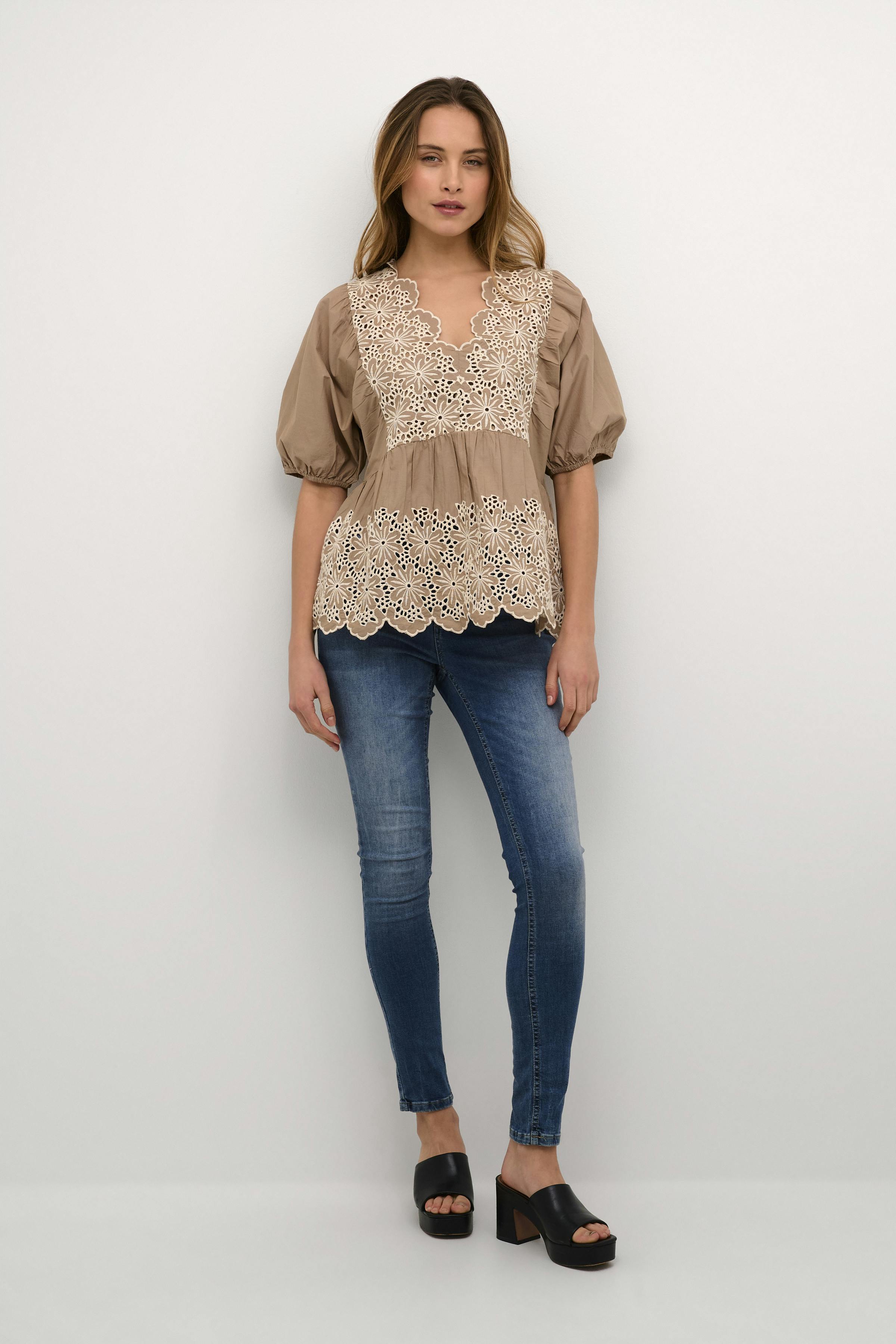 CUvalda Blouse with embroidery LOOKBOOK FRONT 50109592-106084