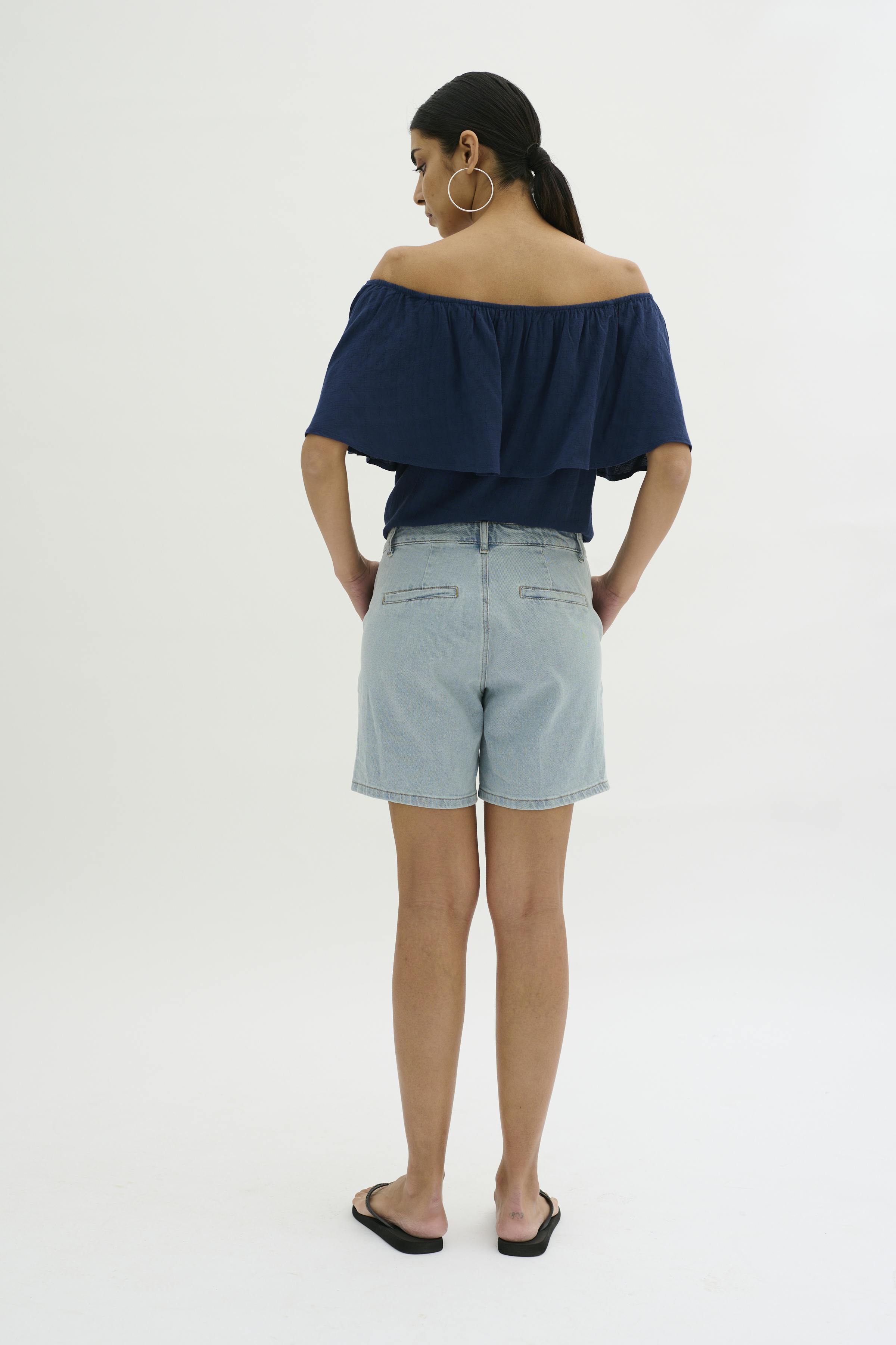 LaraMW Shorts LOOKBOOK BACK 10704391-100045