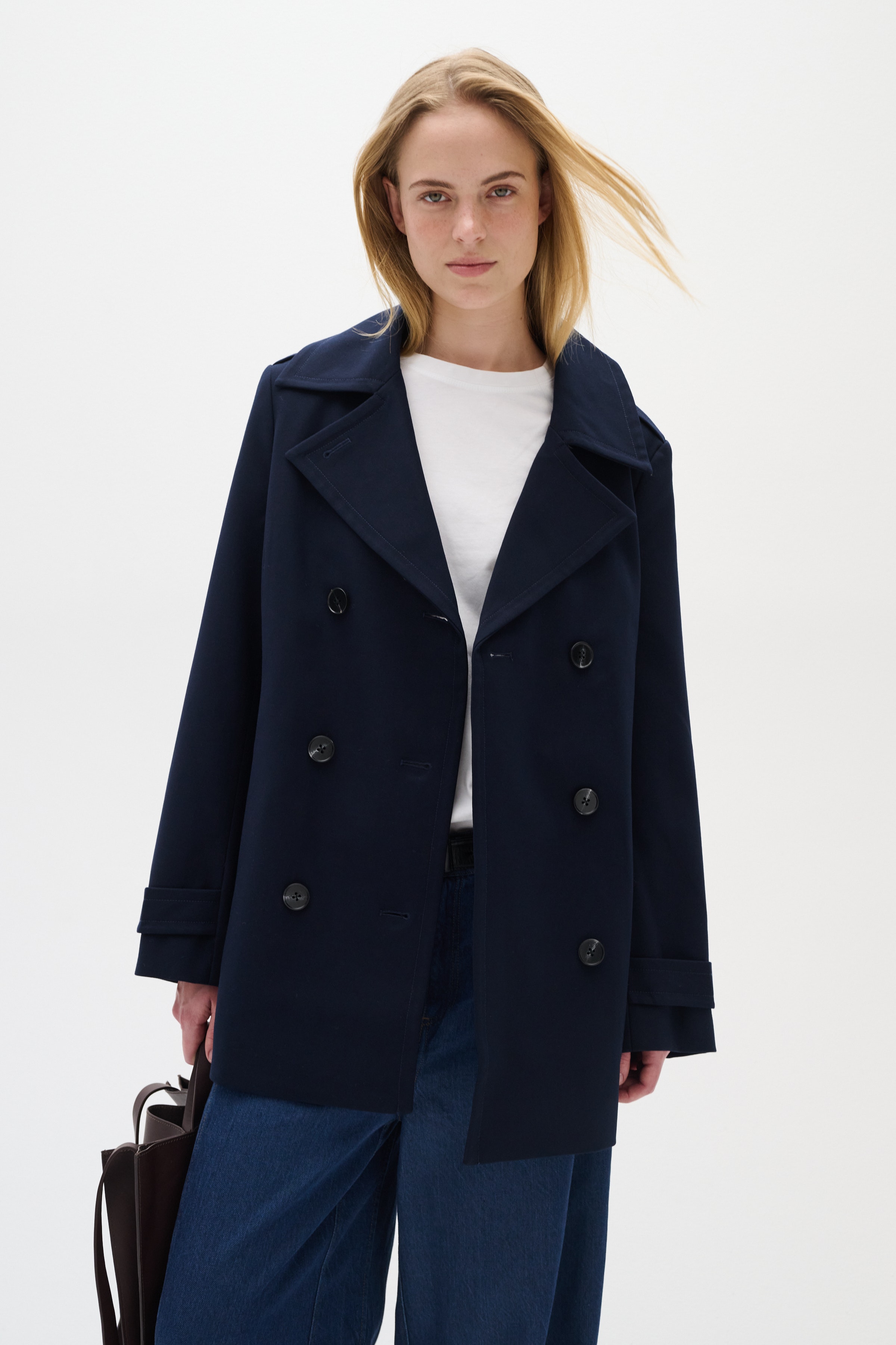 UlrykaIW Mantel LOOKBOOK FRONT 30110019-300005