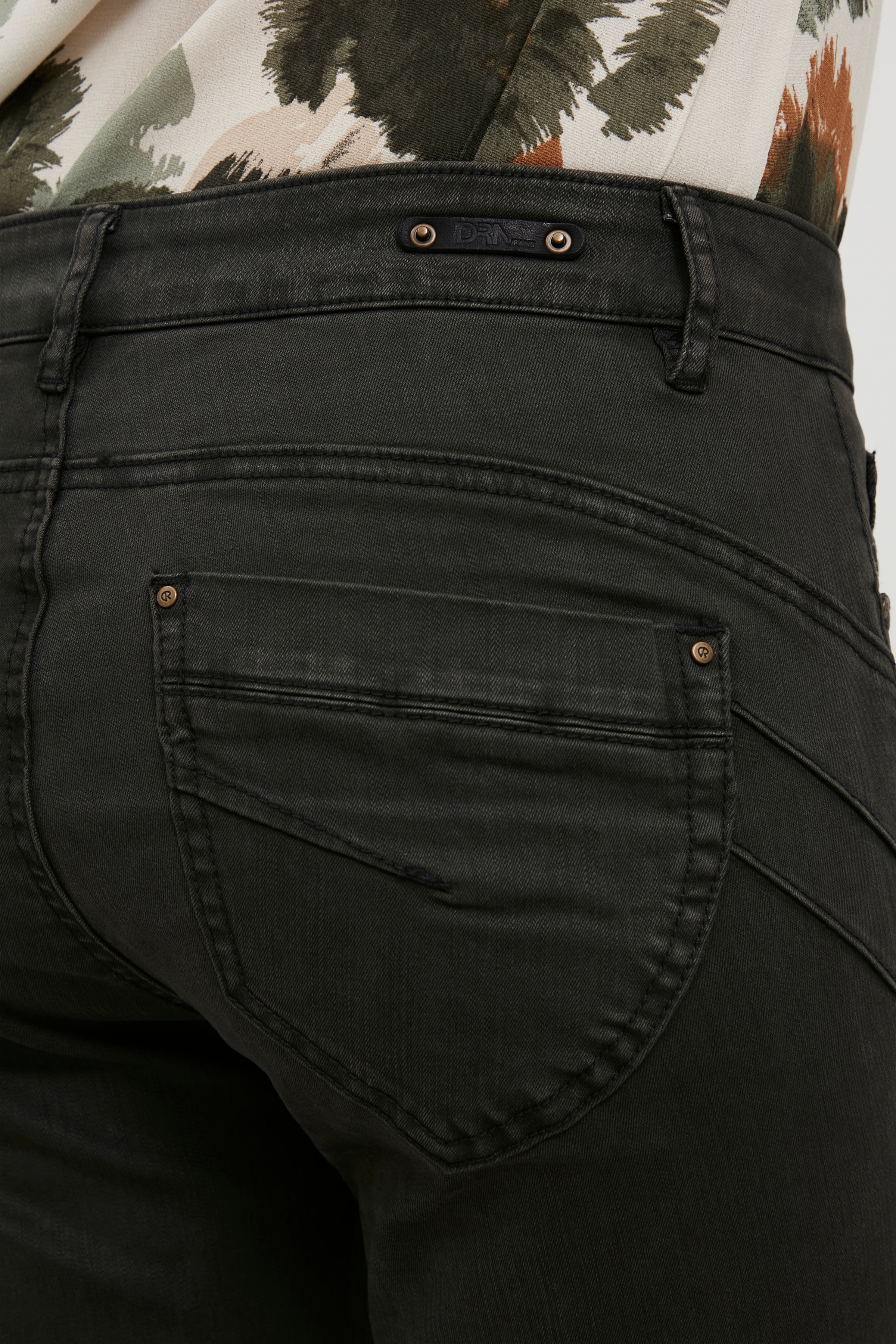 Casual Hose LOOKBOOK DETAIL 20404064-190506
